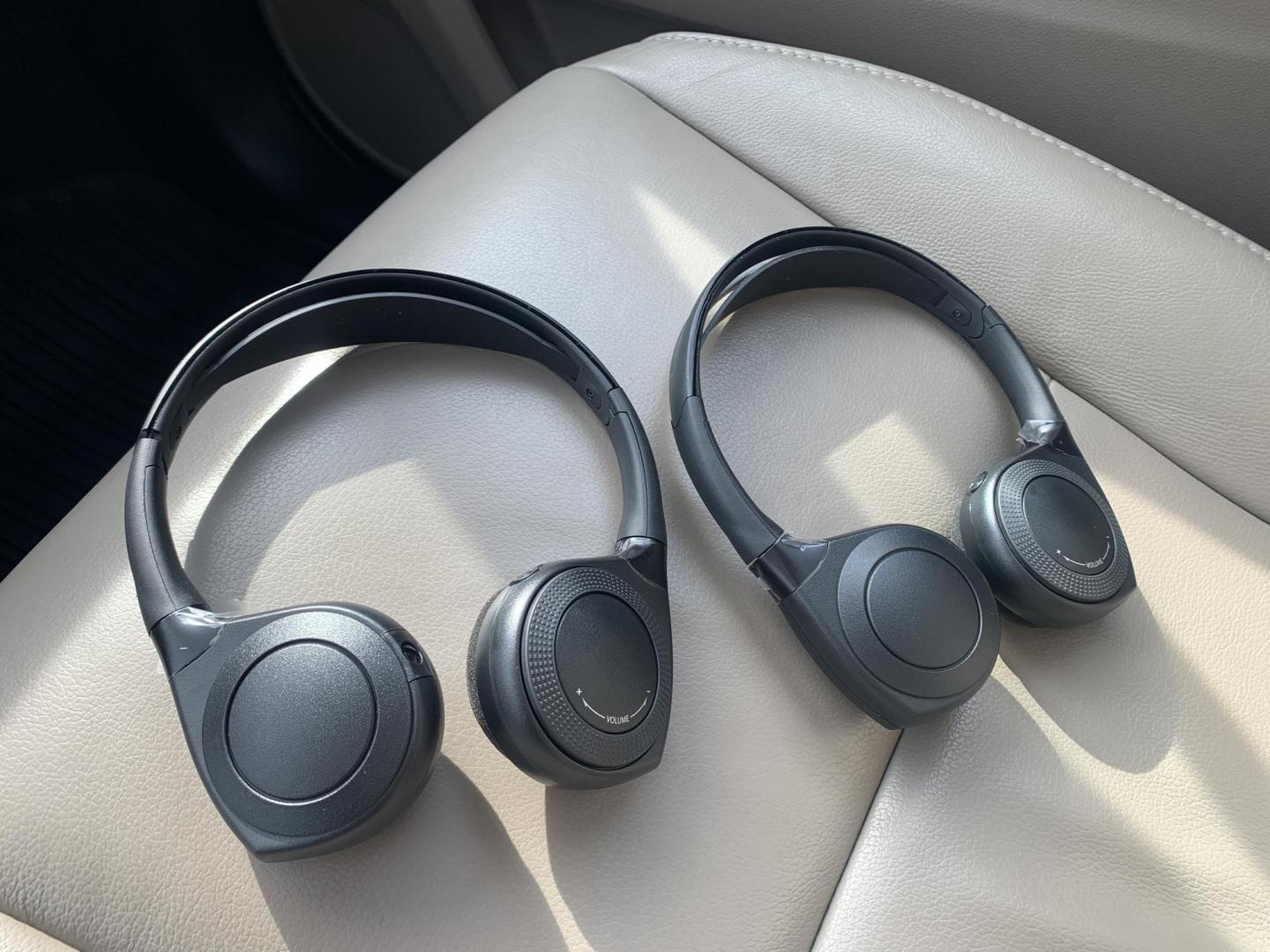 2021 MAROON /TAN Honda Pilot Touring AWD w/Rear Captains Chairs (5FNYF6H69MB) with an 3.5L V6 SOHC 24V engine, Automatic transmission, located at 506 S. Kingshighway, Cape Girardeau, MO, 63703, (573) 235-5000, 37.294991, -89.553635 - 2021 Honda Pilot Touring 88,xxx miles Rear Entertainment All Wheel Drive Cruise Bluetooth Keyless entry Push Button Start Back-up Camera Power Seats Heated Seats We have financing available and we accept trades! Fill out a credit application on our website or come by today! If you ha - Photo#28