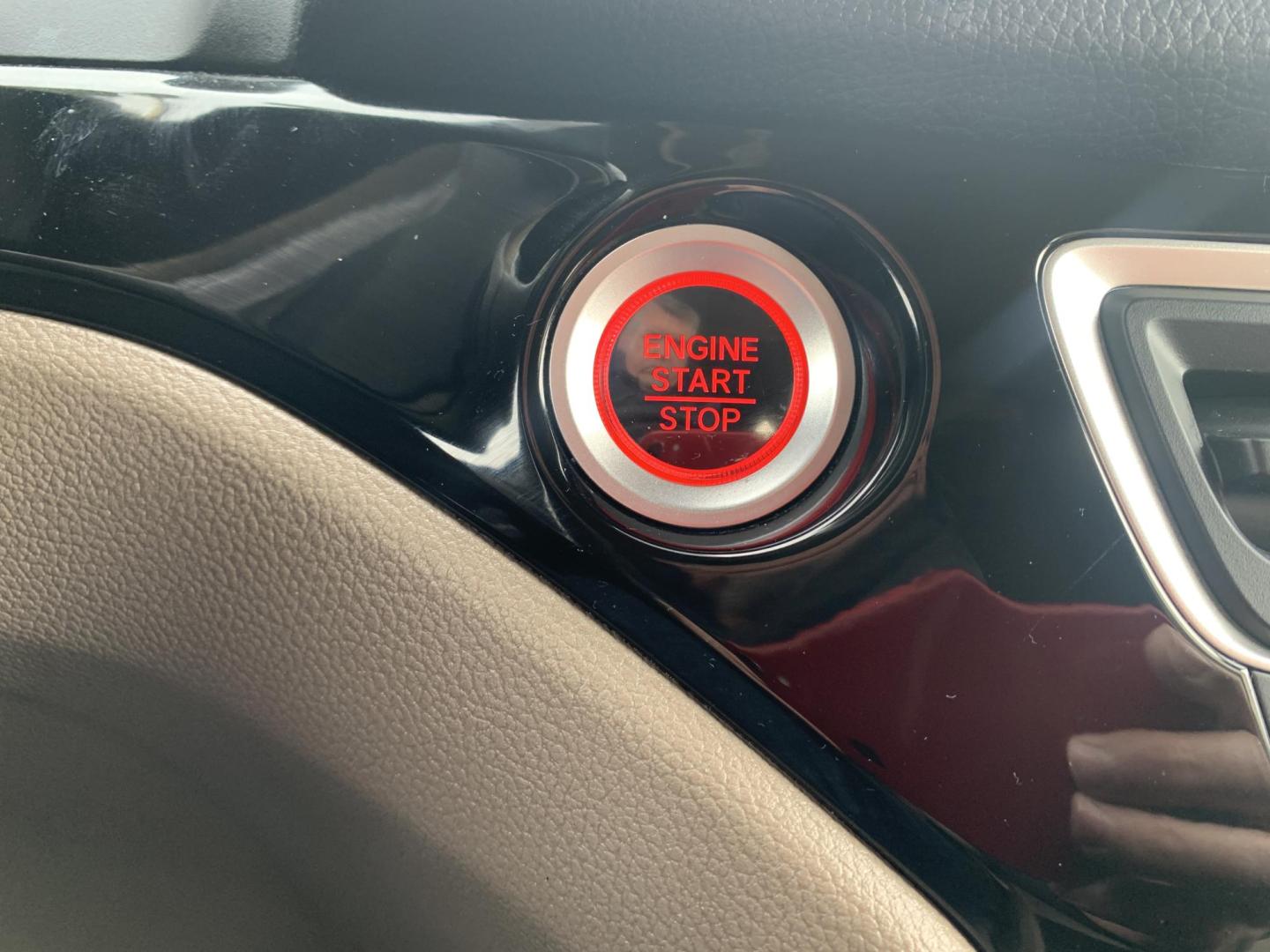 2021 MAROON /TAN Honda Pilot Touring AWD w/Rear Captains Chairs (5FNYF6H69MB) with an 3.5L V6 SOHC 24V engine, Automatic transmission, located at 506 S. Kingshighway, Cape Girardeau, MO, 63703, (573) 235-5000, 37.294991, -89.553635 - 2021 Honda Pilot Touring 88,xxx miles Rear Entertainment All Wheel Drive Cruise Bluetooth Keyless entry Push Button Start Back-up Camera Power Seats Heated Seats We have financing available and we accept trades! Fill out a credit application on our website or come by today! If you ha - Photo#31