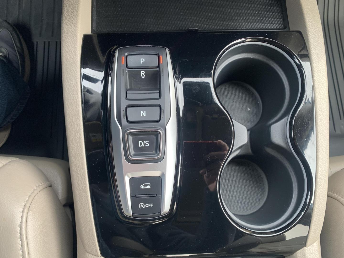 2021 MAROON /TAN Honda Pilot Touring AWD w/Rear Captains Chairs (5FNYF6H69MB) with an 3.5L V6 SOHC 24V engine, Automatic transmission, located at 506 S. Kingshighway, Cape Girardeau, MO, 63703, (573) 235-5000, 37.294991, -89.553635 - 2021 Honda Pilot Touring 88,xxx miles Rear Entertainment All Wheel Drive Cruise Bluetooth Keyless entry Push Button Start Back-up Camera Power Seats Heated Seats We have financing available and we accept trades! Fill out a credit application on our website or come by today! If you ha - Photo#32