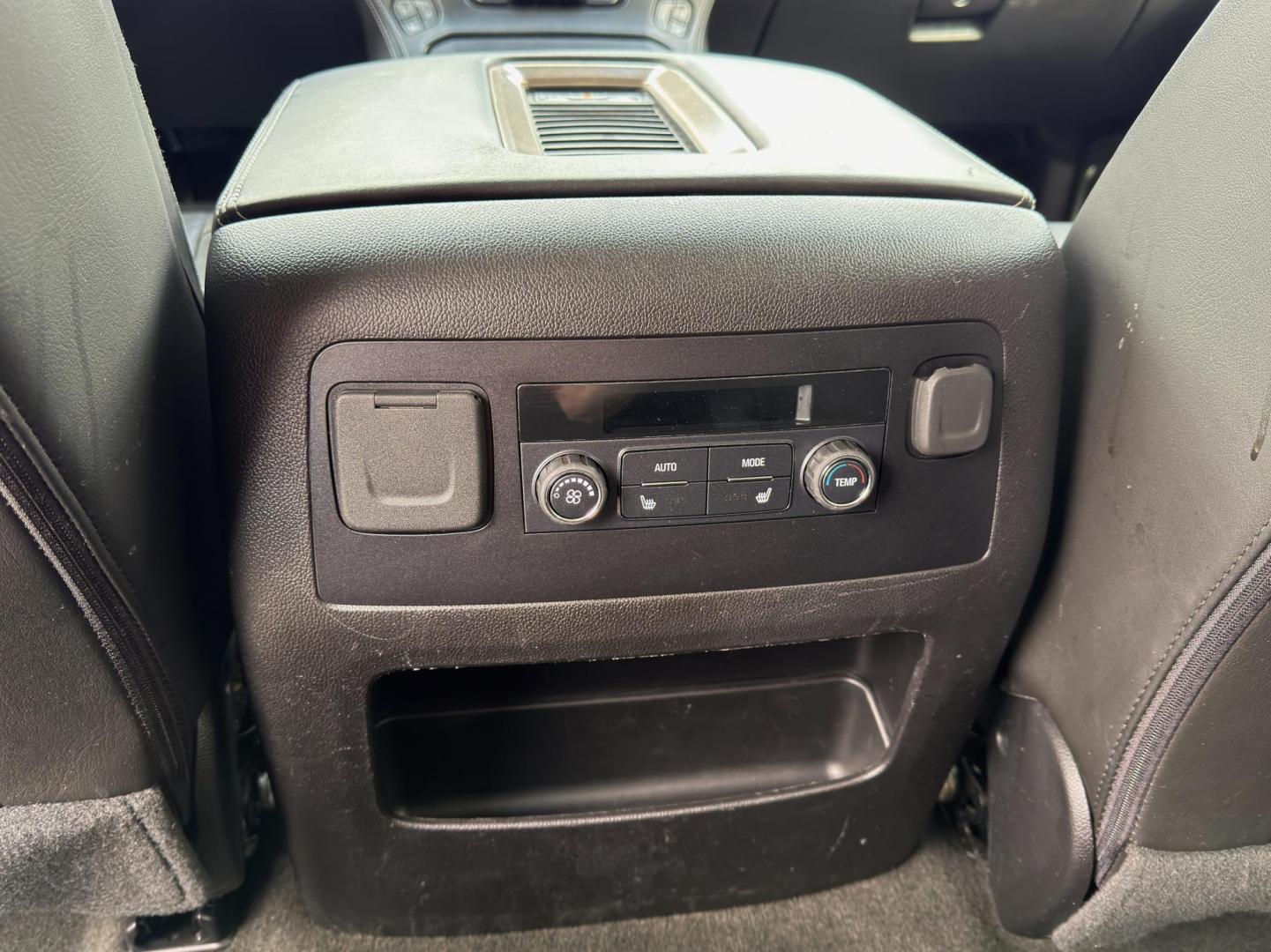 2018 WHITE /Black GMC Yukon Denali 4WD (1GKS2CKJ4JR) with an 6.2L V8 engine, Automatic transmission, located at 2990 Old Orchard Rd., Jackson, MO, 63755, 37.354214, -89.612106 - 2018 GMC Yukon Denali 1-Owner 97xxx miles 4 Wheel Drive 6.2L V8 Automatic Leather 3rd Row Navigation Power/Heated/Cooled Seats Heated Rear Seats Heated Steering Wheel Backup Camera Power Running Boards Bluetooth Remote Start Cruise Power Windows/Locks/Mirrors We have financing avai - Photo#8