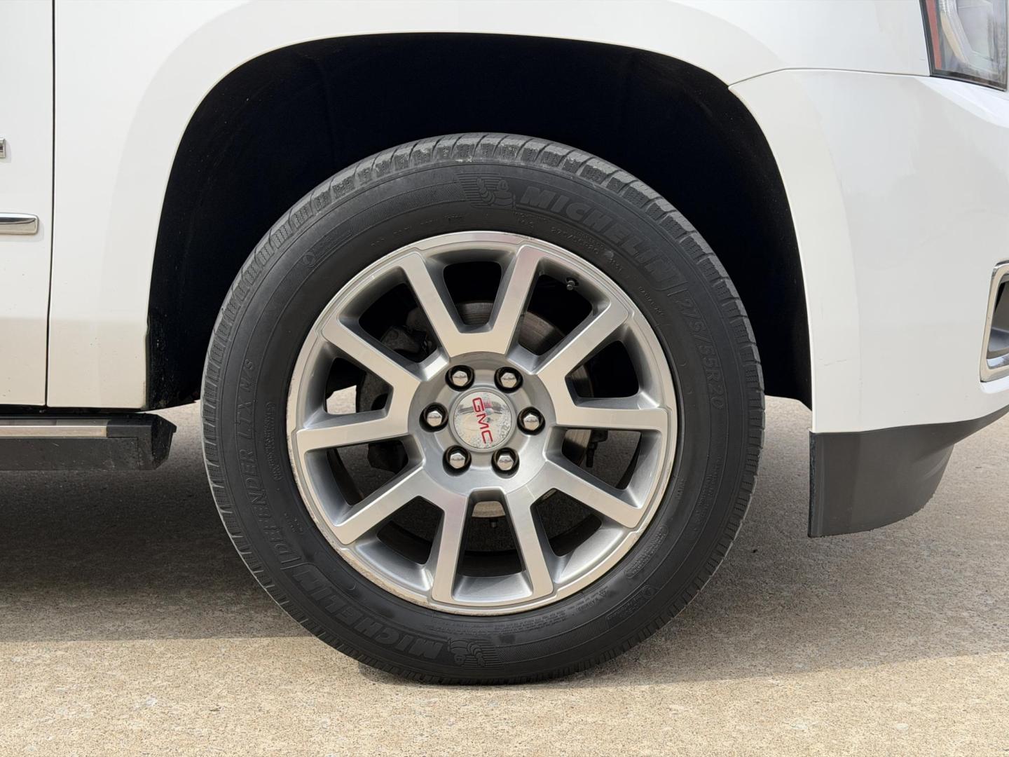 2018 WHITE /Black GMC Yukon Denali 4WD (1GKS2CKJ4JR) with an 6.2L V8 engine, Automatic transmission, located at 2990 Old Orchard Rd., Jackson, MO, 63755, 37.354214, -89.612106 - 2018 GMC Yukon Denali 1-Owner 97xxx miles 4 Wheel Drive 6.2L V8 Automatic Leather 3rd Row Navigation Power/Heated/Cooled Seats Heated Rear Seats Heated Steering Wheel Backup Camera Power Running Boards Bluetooth Remote Start Cruise Power Windows/Locks/Mirrors We have financing avai - Photo#45