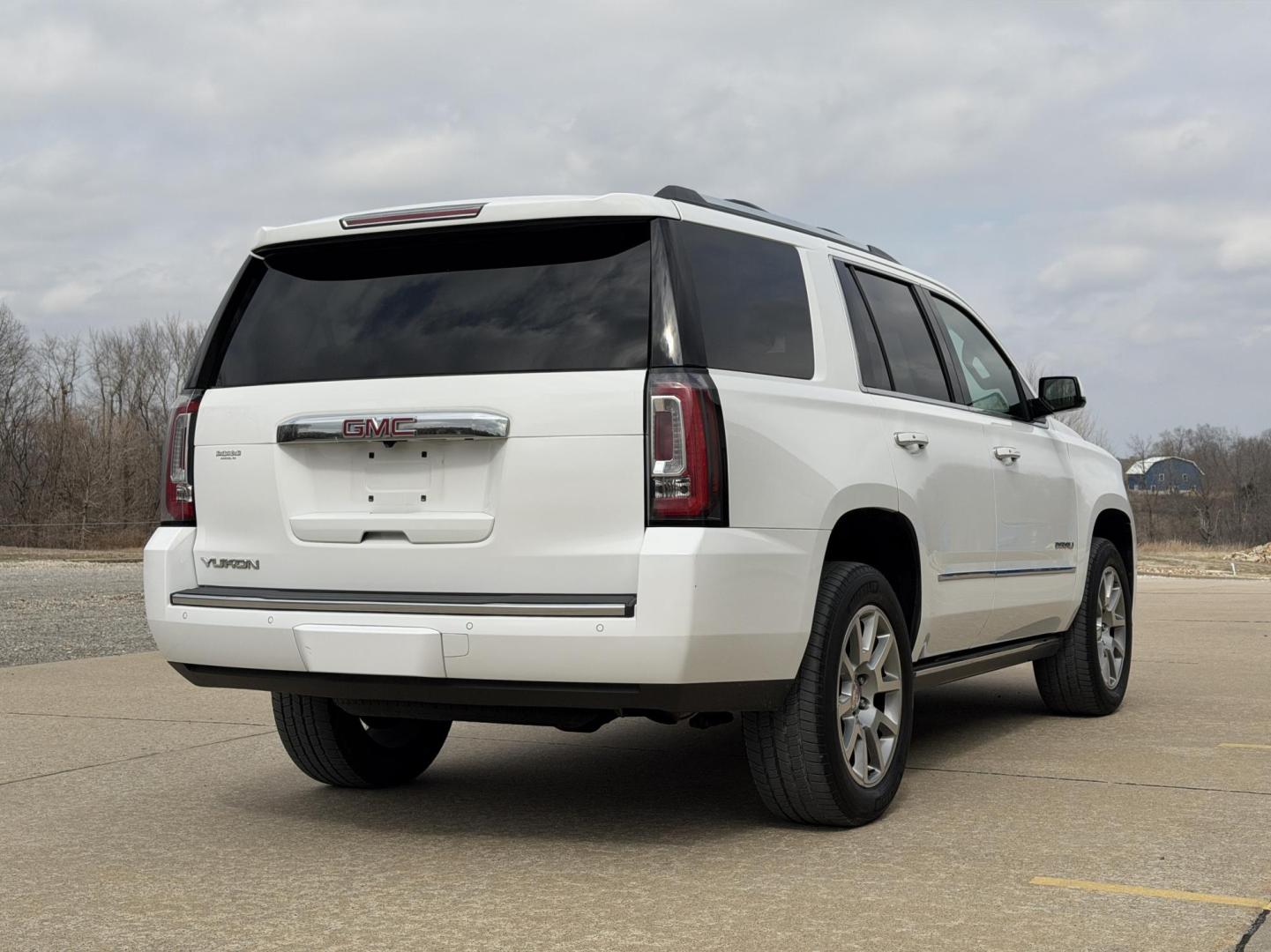 2018 WHITE /Black GMC Yukon Denali 4WD (1GKS2CKJ4JR) with an 6.2L V8 engine, Automatic transmission, located at 2990 Old Orchard Rd., Jackson, MO, 63755, 37.354214, -89.612106 - 2018 GMC Yukon Denali 1-Owner 97xxx miles 4 Wheel Drive 6.2L V8 Automatic Leather 3rd Row Navigation Power/Heated/Cooled Seats Heated Rear Seats Heated Steering Wheel Backup Camera Power Running Boards Bluetooth Remote Start Cruise Power Windows/Locks/Mirrors We have financing avai - Photo#13