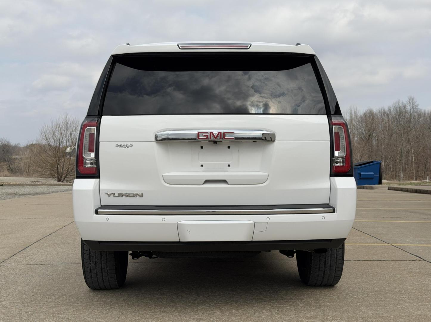 2018 WHITE /Black GMC Yukon Denali 4WD (1GKS2CKJ4JR) with an 6.2L V8 engine, Automatic transmission, located at 2990 Old Orchard Rd., Jackson, MO, 63755, 37.354214, -89.612106 - 2018 GMC Yukon Denali 1-Owner 97xxx miles 4 Wheel Drive 6.2L V8 Automatic Leather 3rd Row Navigation Power/Heated/Cooled Seats Heated Rear Seats Heated Steering Wheel Backup Camera Power Running Boards Bluetooth Remote Start Cruise Power Windows/Locks/Mirrors We have financing avai - Photo#15