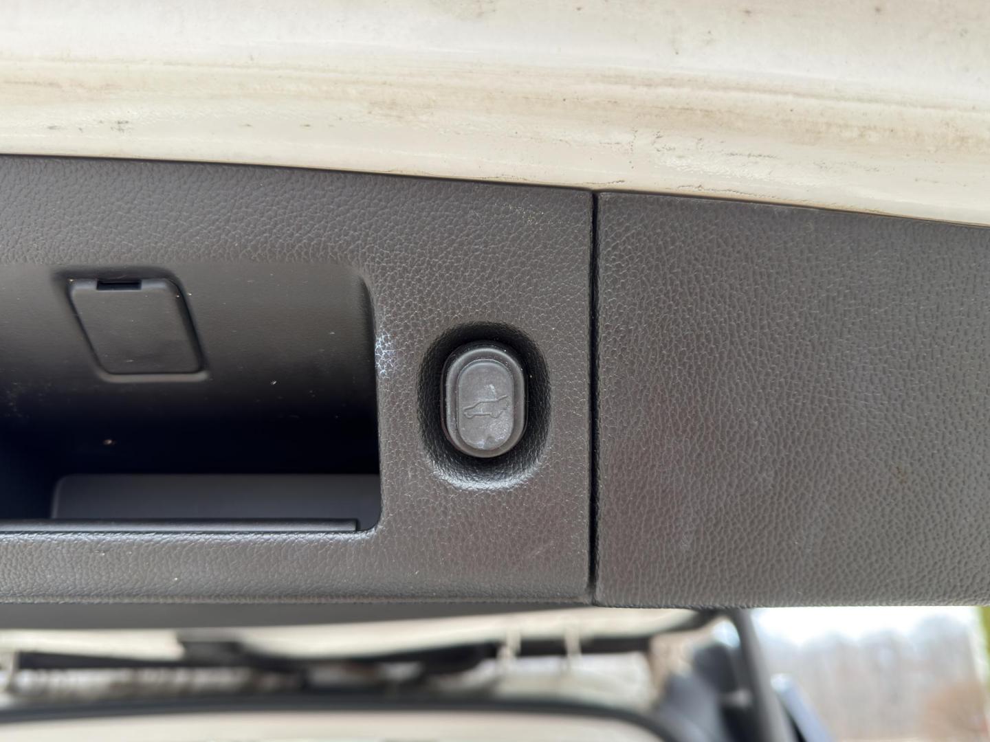 2018 WHITE /Black GMC Yukon Denali 4WD (1GKS2CKJ4JR) with an 6.2L V8 engine, Automatic transmission, located at 2990 Old Orchard Rd., Jackson, MO, 63755, 37.354214, -89.612106 - 2018 GMC Yukon Denali 1-Owner 97xxx miles 4 Wheel Drive 6.2L V8 Automatic Leather 3rd Row Navigation Power/Heated/Cooled Seats Heated Rear Seats Heated Steering Wheel Backup Camera Power Running Boards Bluetooth Remote Start Cruise Power Windows/Locks/Mirrors We have financing avai - Photo#26