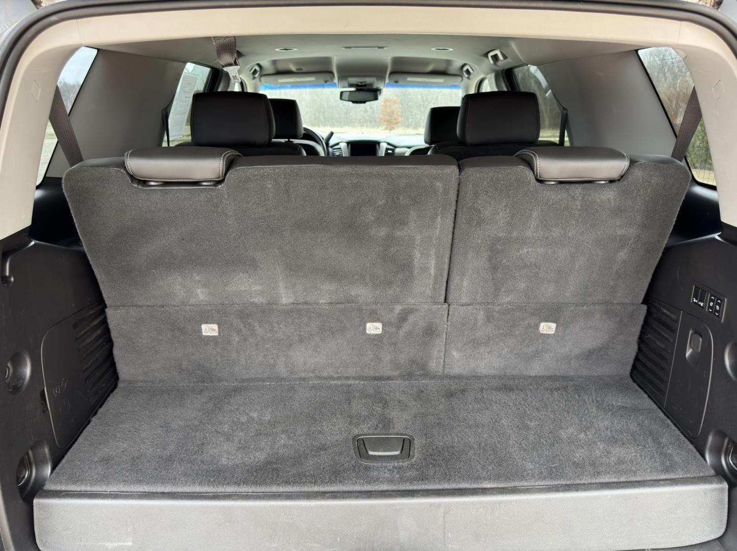 2018 WHITE /Black GMC Yukon Denali 4WD (1GKS2CKJ4JR) with an 6.2L V8 engine, Automatic transmission, located at 2990 Old Orchard Rd., Jackson, MO, 63755, 37.354214, -89.612106 - 2018 GMC Yukon Denali 1-Owner 97xxx miles 4 Wheel Drive 6.2L V8 Automatic Leather 3rd Row Navigation Power/Heated/Cooled Seats Heated Rear Seats Heated Steering Wheel Backup Camera Power Running Boards Bluetooth Remote Start Cruise Power Windows/Locks/Mirrors We have financing avai - Photo#25