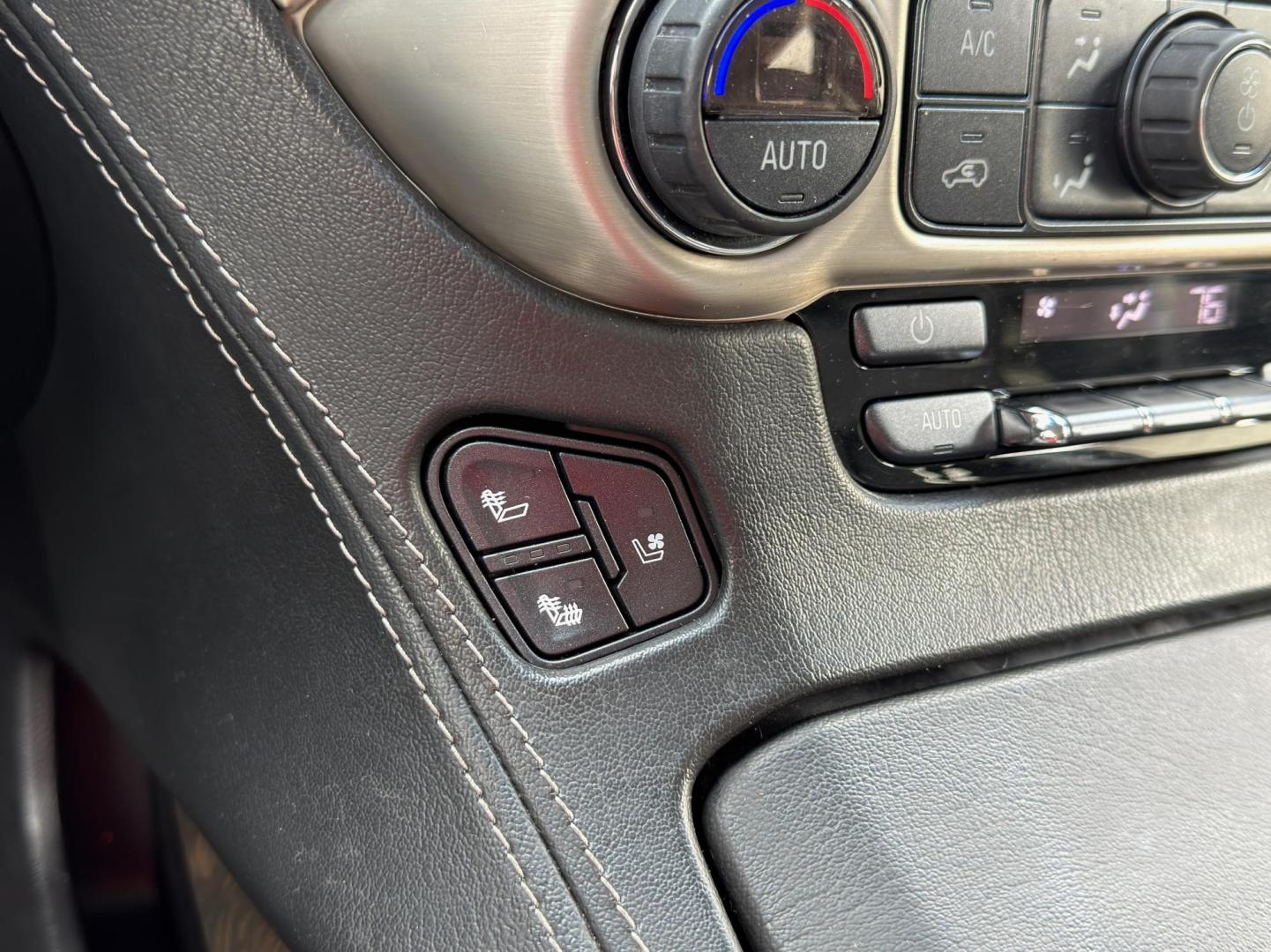 2018 WHITE /Black GMC Yukon Denali 4WD (1GKS2CKJ4JR) with an 6.2L V8 engine, Automatic transmission, located at 2990 Old Orchard Rd., Jackson, MO, 63755, 37.354214, -89.612106 - 2018 GMC Yukon Denali 1-Owner 97xxx miles 4 Wheel Drive 6.2L V8 Automatic Leather 3rd Row Navigation Power/Heated/Cooled Seats Heated Rear Seats Heated Steering Wheel Backup Camera Power Running Boards Bluetooth Remote Start Cruise Power Windows/Locks/Mirrors We have financing avai - Photo#5