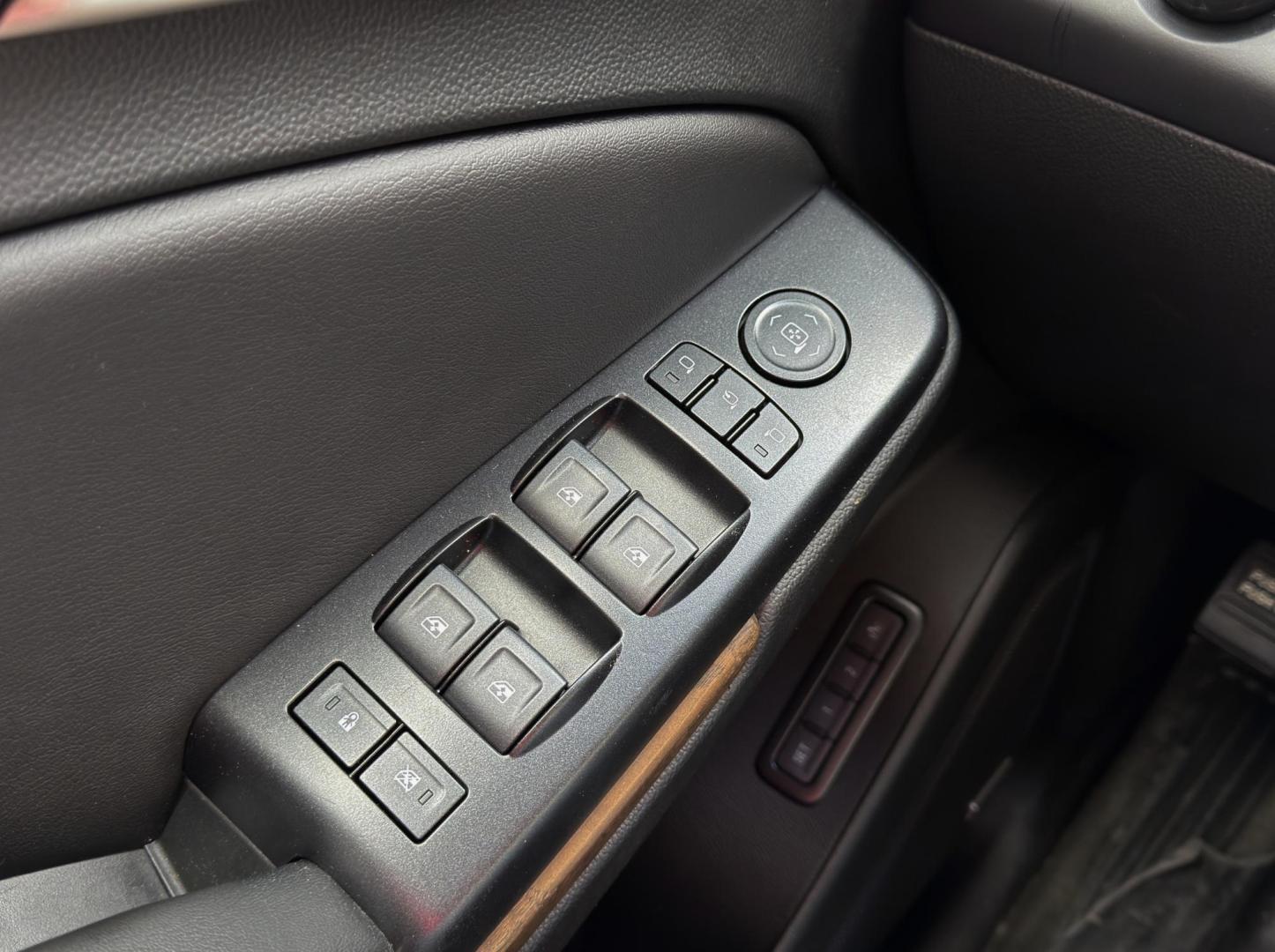 2018 WHITE /Black GMC Yukon Denali 4WD (1GKS2CKJ4JR) with an 6.2L V8 engine, Automatic transmission, located at 2990 Old Orchard Rd., Jackson, MO, 63755, 37.354214, -89.612106 - 2018 GMC Yukon Denali 1-Owner 97xxx miles 4 Wheel Drive 6.2L V8 Automatic Leather 3rd Row Navigation Power/Heated/Cooled Seats Heated Rear Seats Heated Steering Wheel Backup Camera Power Running Boards Bluetooth Remote Start Cruise Power Windows/Locks/Mirrors We have financing avai - Photo#36