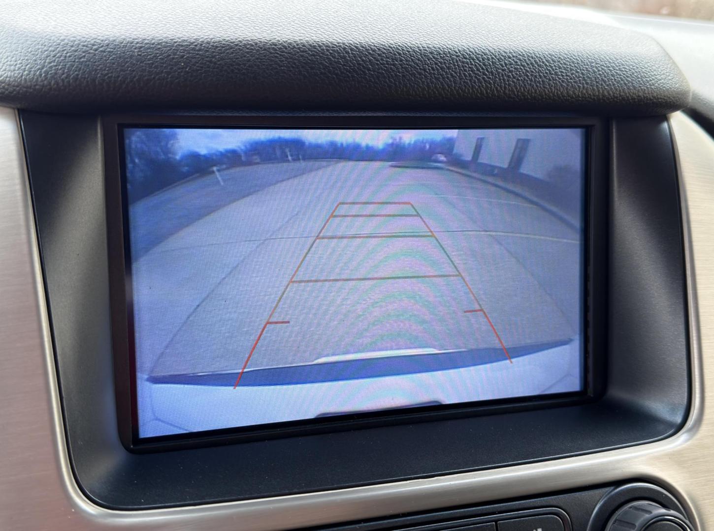 2018 WHITE /Black GMC Yukon Denali 4WD (1GKS2CKJ4JR) with an 6.2L V8 engine, Automatic transmission, located at 2990 Old Orchard Rd., Jackson, MO, 63755, 37.354214, -89.612106 - 2018 GMC Yukon Denali 1-Owner 97xxx miles 4 Wheel Drive 6.2L V8 Automatic Leather 3rd Row Navigation Power/Heated/Cooled Seats Heated Rear Seats Heated Steering Wheel Backup Camera Power Running Boards Bluetooth Remote Start Cruise Power Windows/Locks/Mirrors We have financing avai - Photo#4