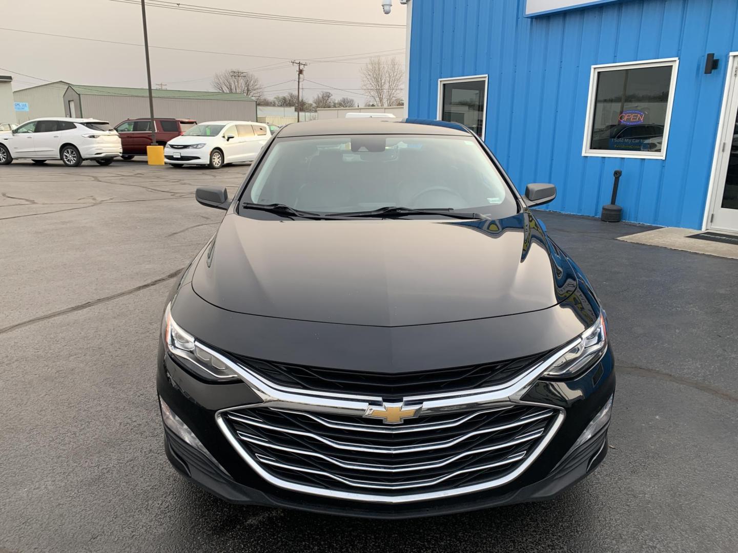 2024 BLACK /BLACK Chevrolet Malibu 2LT (1G1ZE5ST9RF) with an 1.5L L4 DOHC 16V engine, Automatic transmission, located at 506 S. Kingshighway, Cape Girardeau, MO, 63703, (573) 235-5000, 37.294991, -89.553635 - 2024 Chevrolet Malibu 2LT 57,XXX MILES Alarm System Bluetooth Cruise Control Dual Power Front Seats Heated Seats Heated Steering Wheel Integrated Garage Door Opener Interior Ambient Lighting Leather Seats Power Driver's Seat Power Windows Rear Window Defroster Remote Engine Start Stee - Photo#1