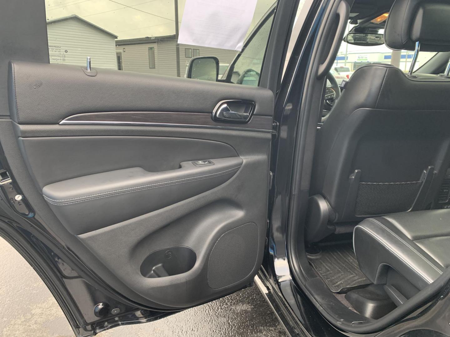 2019 BLACK /BLACK Jeep Grand Cherokee Overland 4WD (1C4RJFCG1KC) with an 3.6L V6 DOHC 24V engine, Automatic transmission, located at 506 S. Kingshighway, Cape Girardeau, MO, 63703, (573) 235-5000, 37.294991, -89.553635 - 2019 Jeep Grand Cherokee Overland 4WD Only 74,xxx miles Alarm System Bluetooth Cruise Control Dual Power Front Seats Folding Rear Seat Heated Seats Heated Steering Wheel Integrated Garage Door Opener Leather Seats Navigation System Power Driver's Seat Power Windows Rear Window Defroste - Photo#13