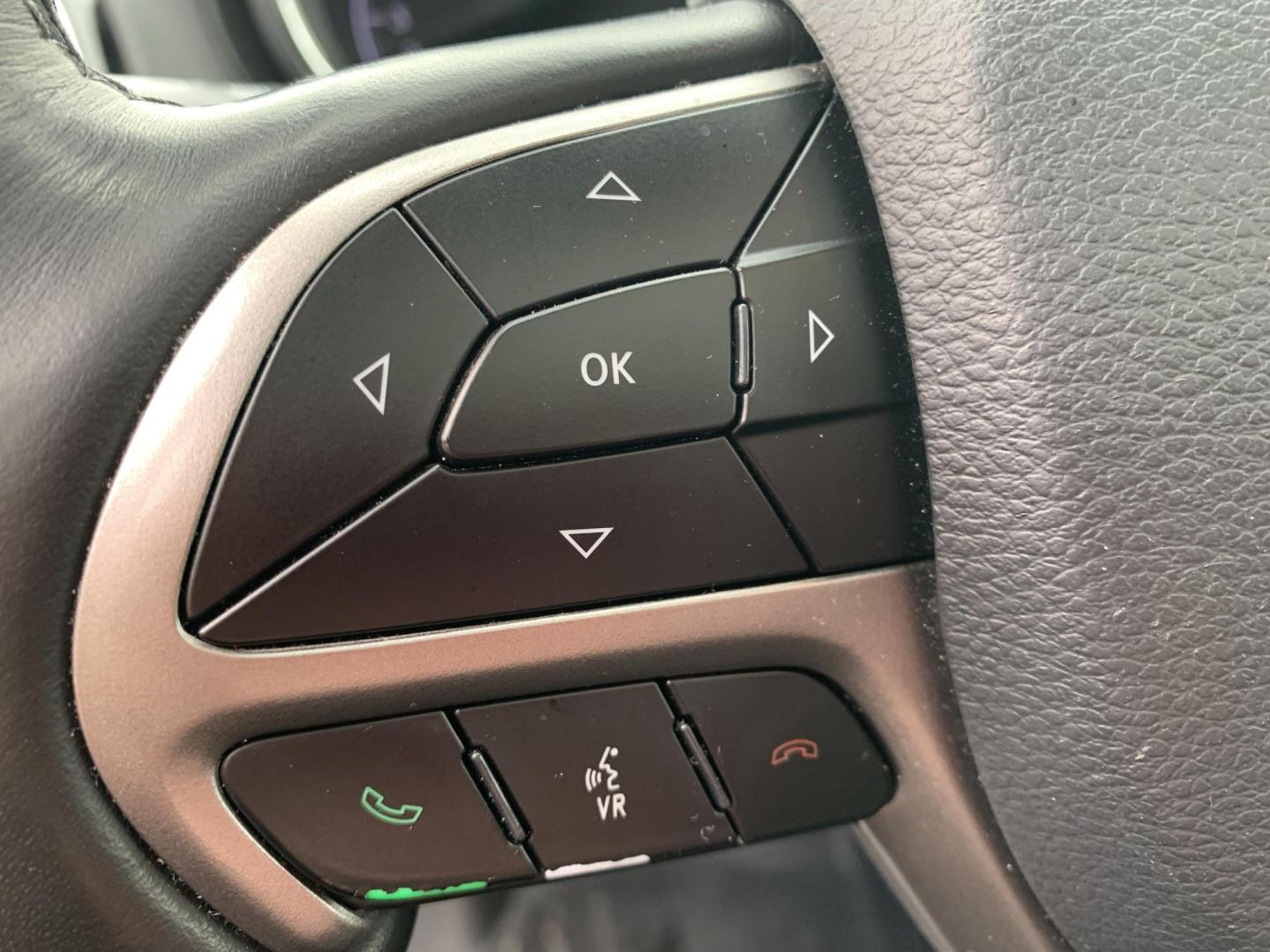 2019 BLACK /BLACK Jeep Grand Cherokee Overland 4WD (1C4RJFCG1KC) with an 3.6L V6 DOHC 24V engine, Automatic transmission, located at 506 S. Kingshighway, Cape Girardeau, MO, 63703, (573) 235-5000, 37.294991, -89.553635 - 2019 Jeep Grand Cherokee Overland 4WD Only 74,xxx miles Alarm System Bluetooth Cruise Control Dual Power Front Seats Folding Rear Seat Heated Seats Heated Steering Wheel Integrated Garage Door Opener Leather Seats Navigation System Power Driver's Seat Power Windows Rear Window Defroste - Photo#21