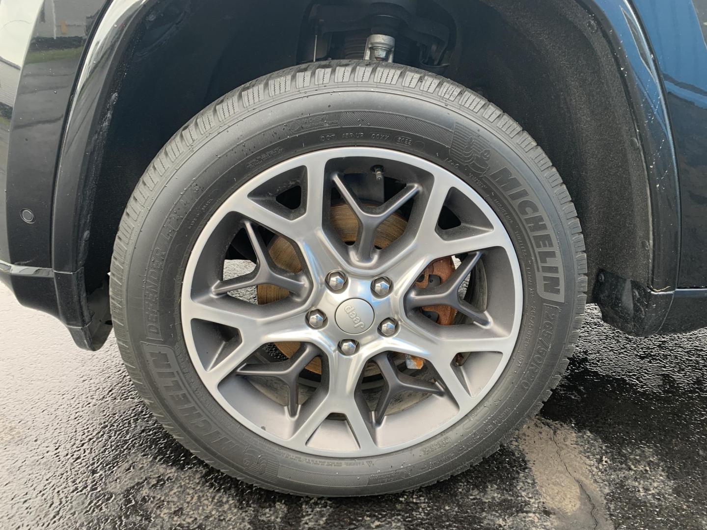 2019 BLACK /BLACK Jeep Grand Cherokee Overland 4WD (1C4RJFCG1KC) with an 3.6L V6 DOHC 24V engine, Automatic transmission, located at 506 S. Kingshighway, Cape Girardeau, MO, 63703, (573) 235-5000, 37.294991, -89.553635 - 2019 Jeep Grand Cherokee Overland 4WD Only 74,xxx miles Alarm System Bluetooth Cruise Control Dual Power Front Seats Folding Rear Seat Heated Seats Heated Steering Wheel Integrated Garage Door Opener Leather Seats Navigation System Power Driver's Seat Power Windows Rear Window Defroste - Photo#33