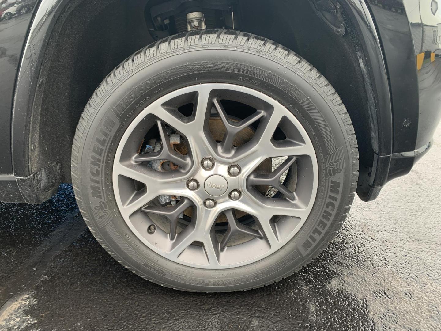 2019 BLACK /BLACK Jeep Grand Cherokee Overland 4WD (1C4RJFCG1KC) with an 3.6L V6 DOHC 24V engine, Automatic transmission, located at 506 S. Kingshighway, Cape Girardeau, MO, 63703, (573) 235-5000, 37.294991, -89.553635 - 2019 Jeep Grand Cherokee Overland 4WD Only 74,xxx miles Alarm System Bluetooth Cruise Control Dual Power Front Seats Folding Rear Seat Heated Seats Heated Steering Wheel Integrated Garage Door Opener Leather Seats Navigation System Power Driver's Seat Power Windows Rear Window Defroste - Photo#36