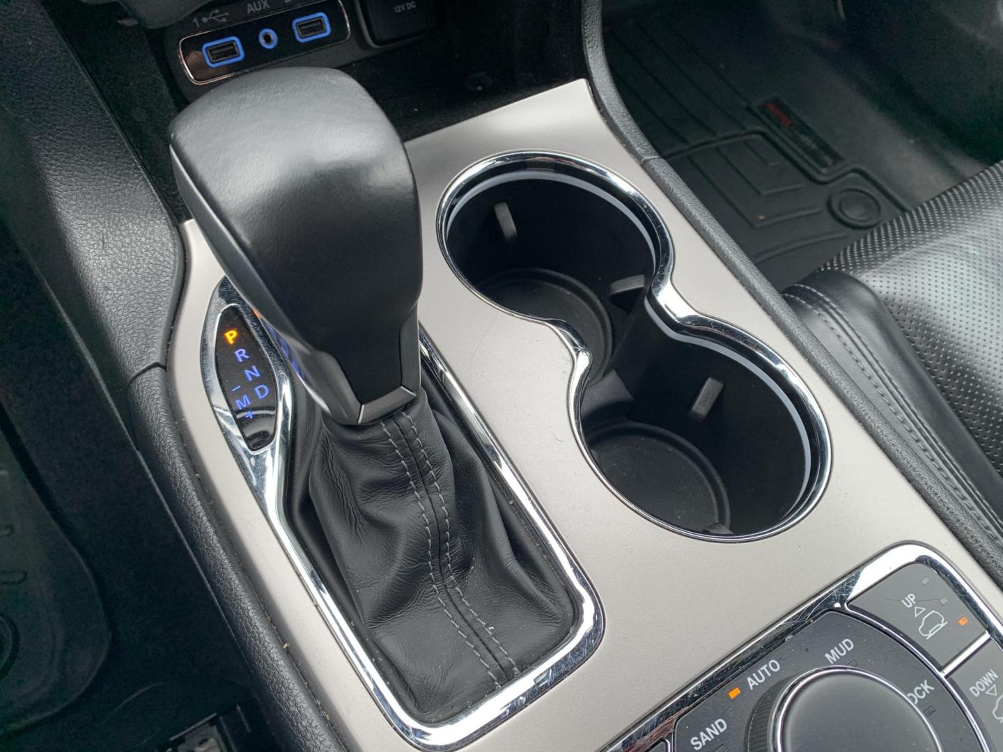 2019 BLACK /BLACK Jeep Grand Cherokee Overland 4WD (1C4RJFCG1KC) with an 3.6L V6 DOHC 24V engine, Automatic transmission, located at 506 S. Kingshighway, Cape Girardeau, MO, 63703, (573) 235-5000, 37.294991, -89.553635 - 2019 Jeep Grand Cherokee Overland 4WD Only 74,xxx miles Alarm System Bluetooth Cruise Control Dual Power Front Seats Folding Rear Seat Heated Seats Heated Steering Wheel Integrated Garage Door Opener Leather Seats Navigation System Power Driver's Seat Power Windows Rear Window Defroste - Photo#31