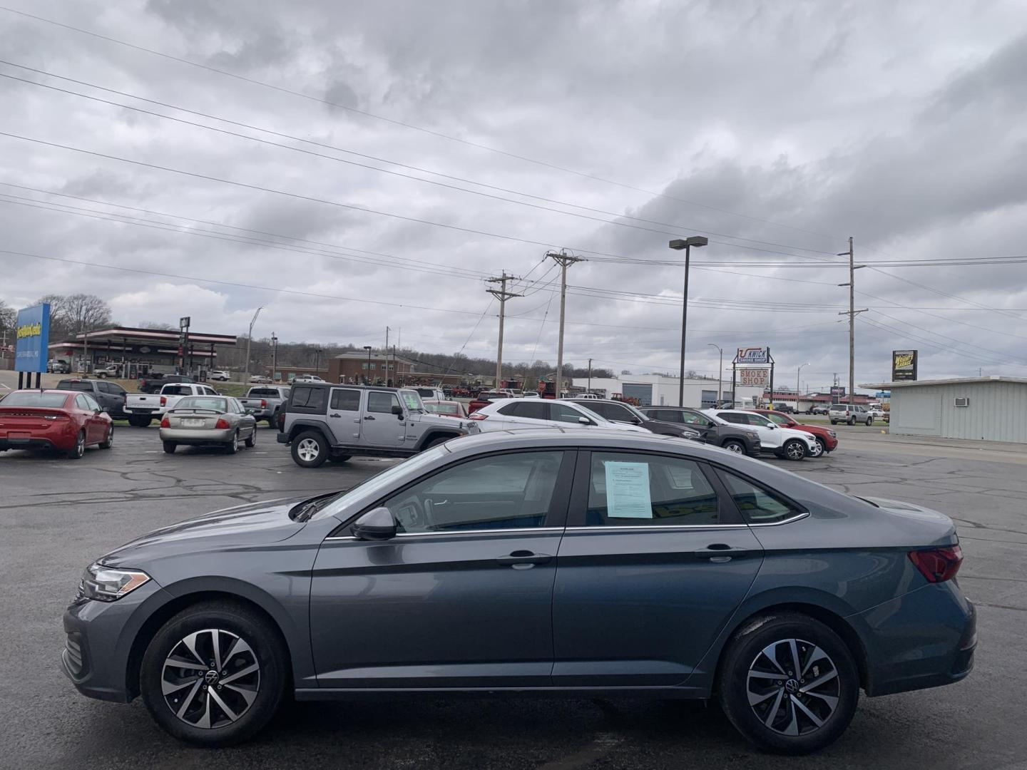 2024 GRAY /GRAY Volkswagen Jetta S (3VW5M7BU1RM) with an 1.5L L4 DOHC 16V engine, Automatic transmission, located at 506 S. Kingshighway, Cape Girardeau, MO, 63703, (573) 235-5000, 37.294991, -89.553635 - 2024 Volkswagen Jetta S 34,XXX Miles Bluetooth Cruise Power Window/Locks/Mirrors Cloth Seats We have financing available and we accept trades! Fill out a credit application on our website or come by today! If you have any questions, give us a call at (573) 235-5000 or visit our website at f - Photo#3