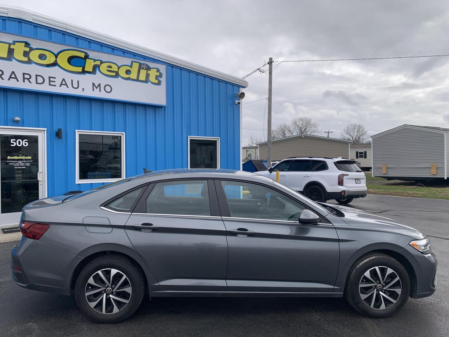 2024 GRAY /GRAY Volkswagen Jetta S (3VW5M7BU1RM) with an 1.5L L4 DOHC 16V engine, Automatic transmission, located at 506 S. Kingshighway, Cape Girardeau, MO, 63703, (573) 235-5000, 37.294991, -89.553635 - 2024 Volkswagen Jetta S 34,XXX Miles Bluetooth Cruise Power Window/Locks/Mirrors Cloth Seats We have financing available and we accept trades! Fill out a credit application on our website or come by today! If you have any questions, give us a call at (573) 235-5000 or visit our website at f - Photo#8