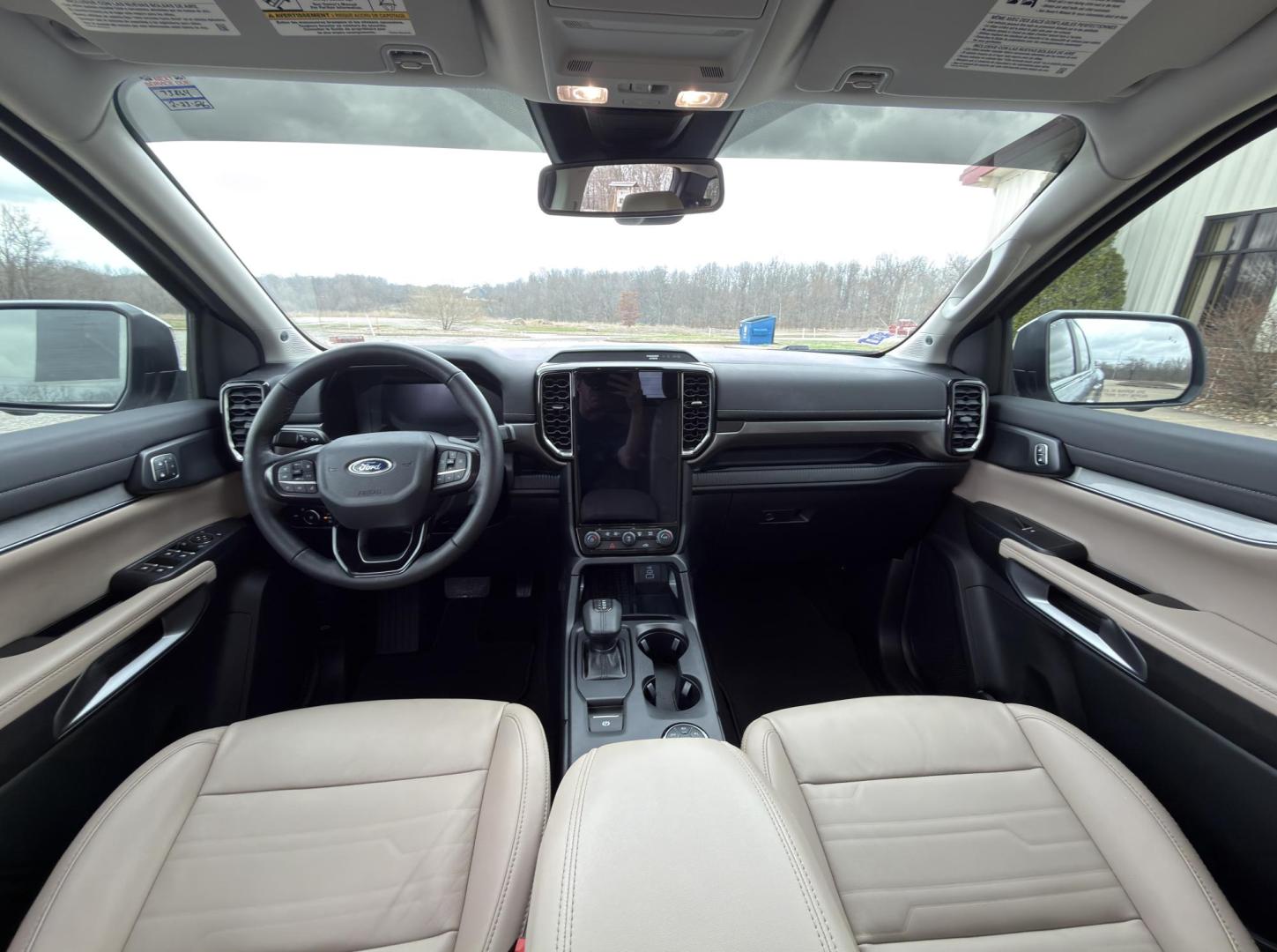 2024 SILVER /Tan Ford Ranger Lariat SuperCrew 4WD (1FTER4KH9RL) with an 2.3L 4 Cyl. engine, Automatic transmission, located at 2990 Old Orchard Rd., Jackson, MO, 63755, 37.354214, -89.612106 - 2024 Ford Ranger Lariat 1-Owner 70xxx miles 4x4 2.3L 4 Cyl. Automatic Leather Navigation Power/Heated Seats Heated Steering Wheel Backup Camera Bluetooth Remote Start Cruise Power Windows/Locks/Mirrors We have financing available and we accept trades! Fill out a credit application on - Photo#23