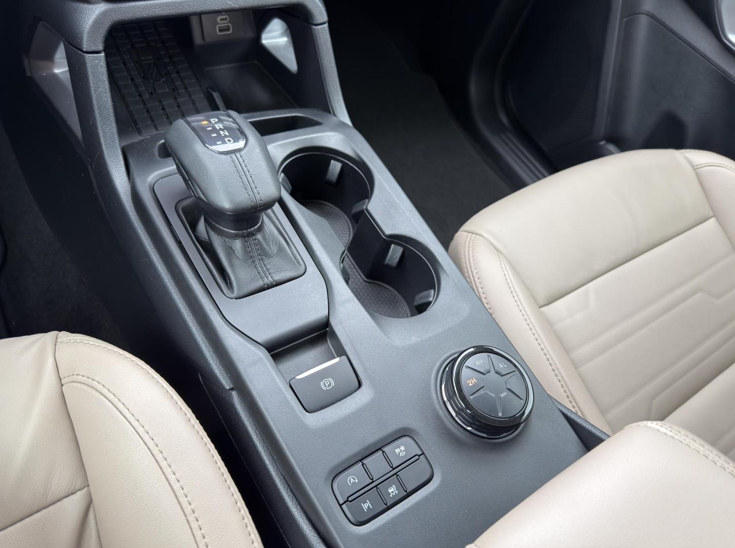 2024 SILVER /Tan Ford Ranger Lariat SuperCrew 4WD (1FTER4KH9RL) with an 2.3L 4 Cyl. engine, Automatic transmission, located at 2990 Old Orchard Rd., Jackson, MO, 63755, 37.354214, -89.612106 - 2024 Ford Ranger Lariat 1-Owner 70xxx miles 4x4 2.3L 4 Cyl. Automatic Leather Navigation Power/Heated Seats Heated Steering Wheel Backup Camera Bluetooth Remote Start Cruise Power Windows/Locks/Mirrors We have financing available and we accept trades! Fill out a credit application on - Photo#27