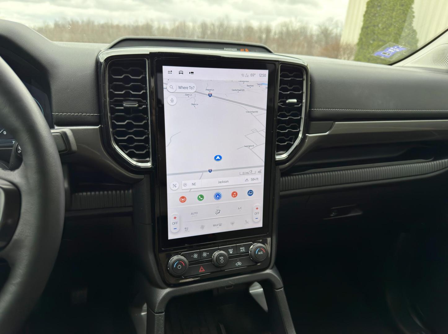 2024 SILVER /Tan Ford Ranger Lariat SuperCrew 4WD (1FTER4KH9RL) with an 2.3L 4 Cyl. engine, Automatic transmission, located at 2990 Old Orchard Rd., Jackson, MO, 63755, 37.354214, -89.612106 - 2024 Ford Ranger Lariat 1-Owner 70xxx miles 4x4 2.3L 4 Cyl. Automatic Leather Navigation Power/Heated Seats Heated Steering Wheel Backup Camera Bluetooth Remote Start Cruise Power Windows/Locks/Mirrors We have financing available and we accept trades! Fill out a credit application on - Photo#28