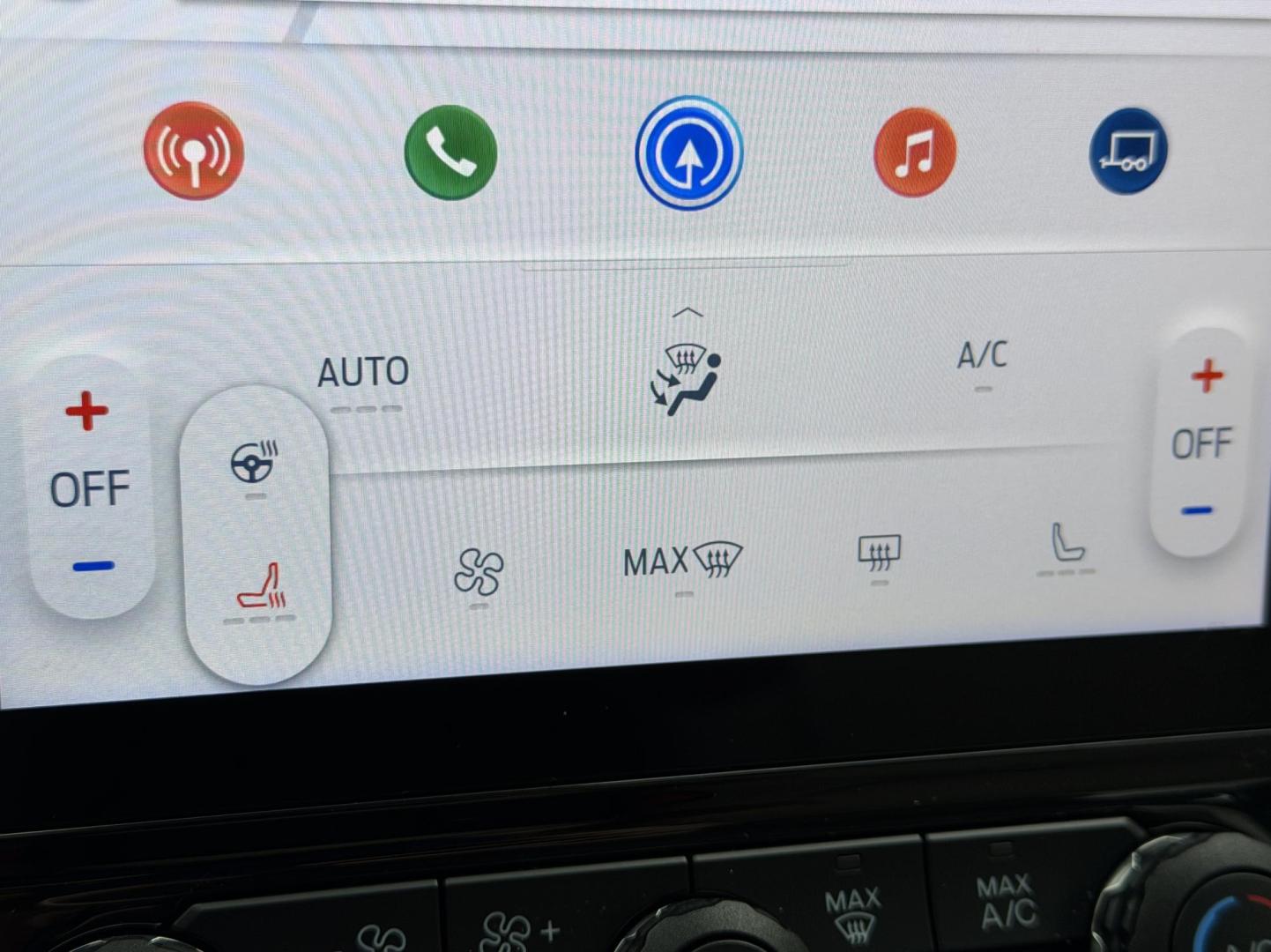 2024 SILVER /Tan Ford Ranger Lariat SuperCrew 4WD (1FTER4KH9RL) with an 2.3L 4 Cyl. engine, Automatic transmission, located at 2990 Old Orchard Rd., Jackson, MO, 63755, 37.354214, -89.612106 - 2024 Ford Ranger Lariat 1-Owner 70xxx miles 4x4 2.3L 4 Cyl. Automatic Leather Navigation Power/Heated Seats Heated Steering Wheel Backup Camera Bluetooth Remote Start Cruise Power Windows/Locks/Mirrors We have financing available and we accept trades! Fill out a credit application on - Photo#5