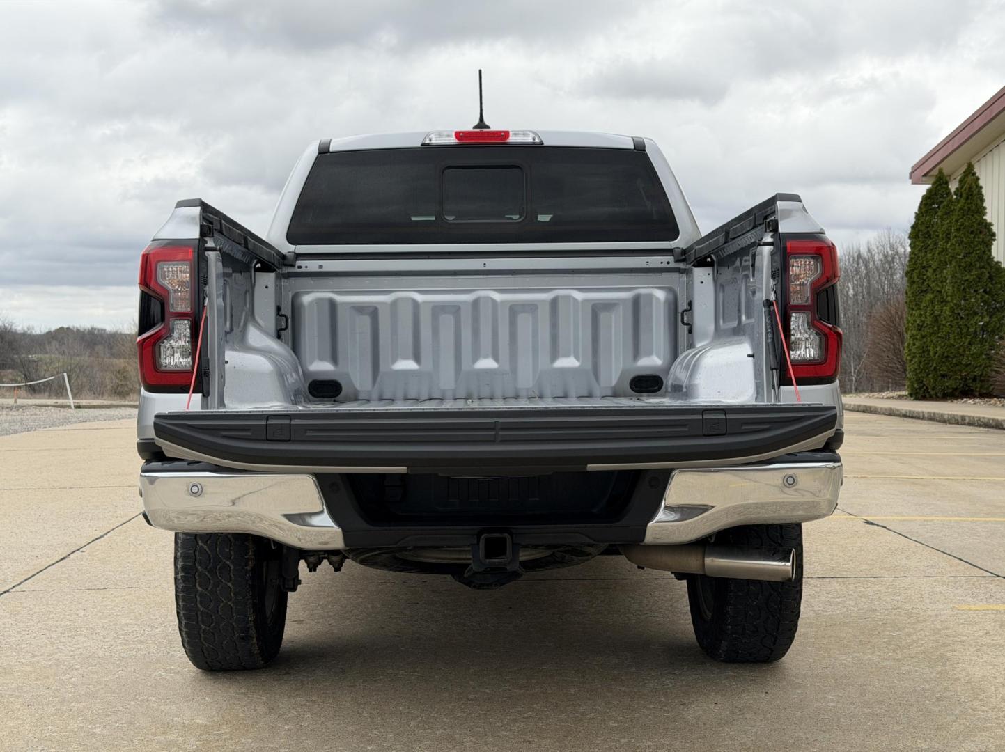 2024 SILVER /Tan Ford Ranger Lariat SuperCrew 4WD (1FTER4KH9RL) with an 2.3L 4 Cyl. engine, Automatic transmission, located at 2990 Old Orchard Rd., Jackson, MO, 63755, 37.354214, -89.612106 - 2024 Ford Ranger Lariat 1-Owner 70xxx miles 4x4 2.3L 4 Cyl. Automatic Leather Navigation Power/Heated Seats Heated Steering Wheel Backup Camera Bluetooth Remote Start Cruise Power Windows/Locks/Mirrors We have financing available and we accept trades! Fill out a credit application on - Photo#21