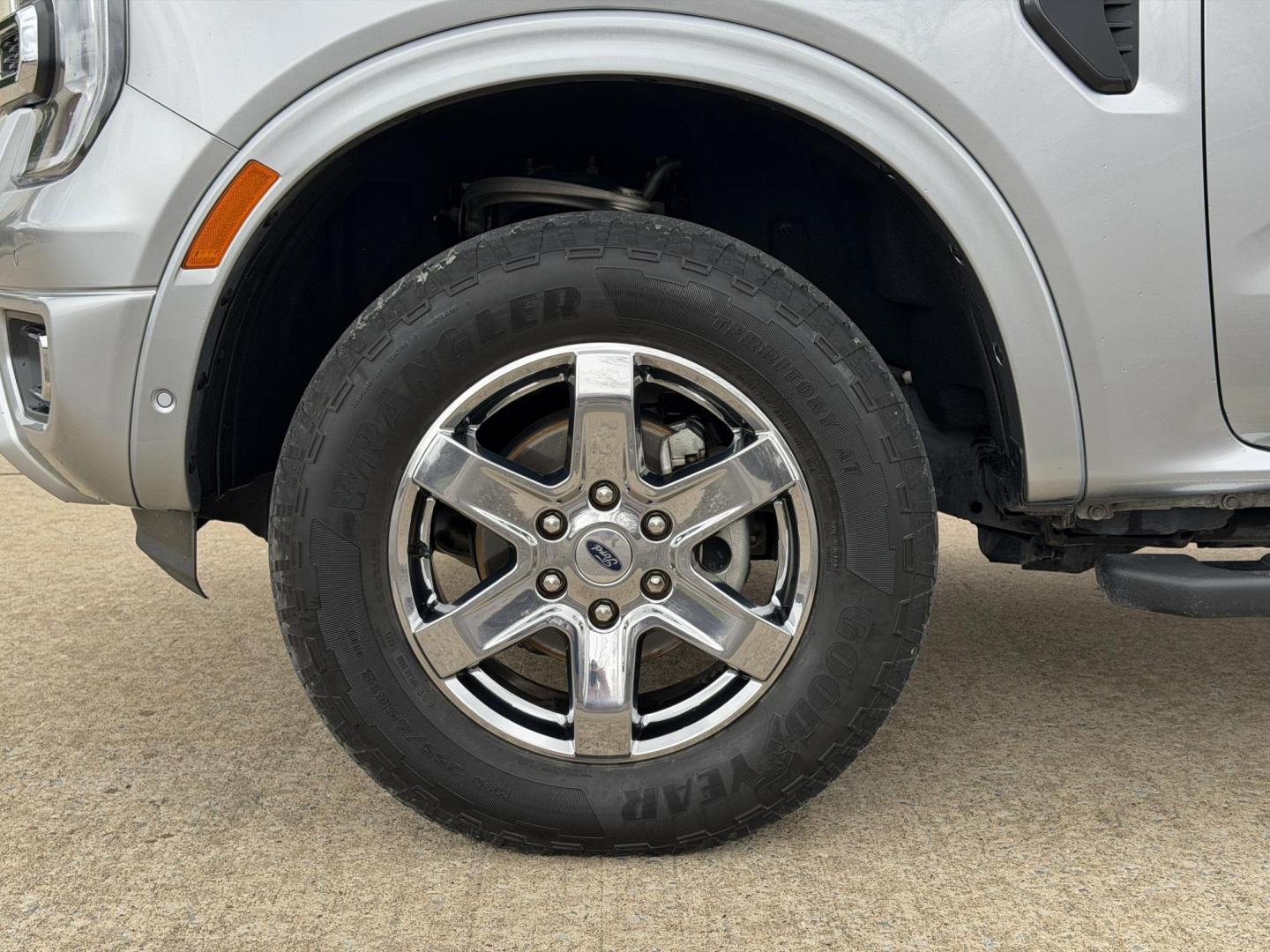 2024 SILVER /Tan Ford Ranger Lariat SuperCrew 4WD (1FTER4KH9RL) with an 2.3L 4 Cyl. engine, Automatic transmission, located at 2990 Old Orchard Rd., Jackson, MO, 63755, 37.354214, -89.612106 - 2024 Ford Ranger Lariat 1-Owner 70xxx miles 4x4 2.3L 4 Cyl. Automatic Leather Navigation Power/Heated Seats Heated Steering Wheel Backup Camera Bluetooth Remote Start Cruise Power Windows/Locks/Mirrors We have financing available and we accept trades! Fill out a credit application on - Photo#38