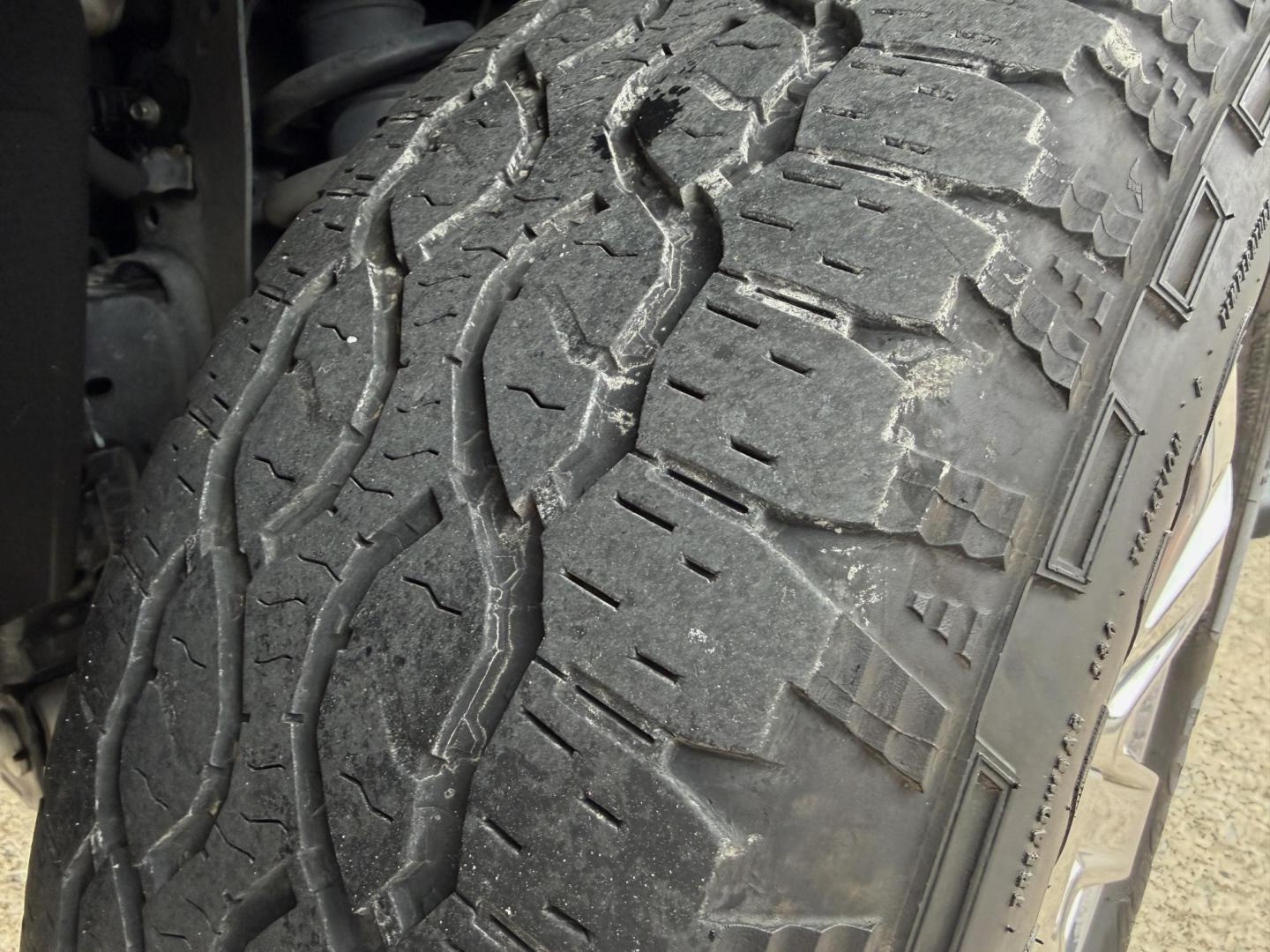 2024 SILVER /Tan Ford Ranger Lariat SuperCrew 4WD (1FTER4KH9RL) with an 2.3L 4 Cyl. engine, Automatic transmission, located at 2990 Old Orchard Rd., Jackson, MO, 63755, 37.354214, -89.612106 - 2024 Ford Ranger Lariat 1-Owner 70xxx miles 4x4 2.3L 4 Cyl. Automatic Leather Navigation Power/Heated Seats Heated Steering Wheel Backup Camera Bluetooth Remote Start Cruise Power Windows/Locks/Mirrors We have financing available and we accept trades! Fill out a credit application on - Photo#39