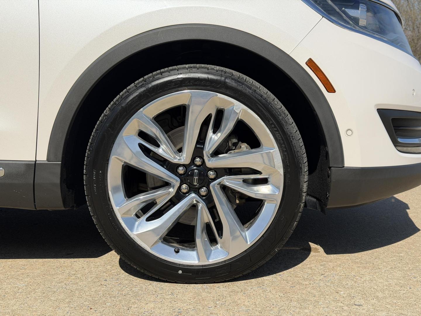 2017 WHITE /Brown Lincoln MKX Reserve AWD (2LMPJ8LRXHB) with an 3.7L V6 engine, Automatic transmission, located at 2990 Old Orchard Rd., Jackson, MO, 63755, 37.354214, -89.612106 - 2017 Lincoln MKX Reserve 1-Owner 113xxx miles All Wheel Drive 3.7L V6 Automatic Leather Navigation Power/Heated/Cooled Seats Heated Rear Seats Heated Steering Wheel Backup Camera Sunroof Remote Start Bluetooth Cruise Power Windows/Locks/Mirrors We have financing available and we acc - Photo#46