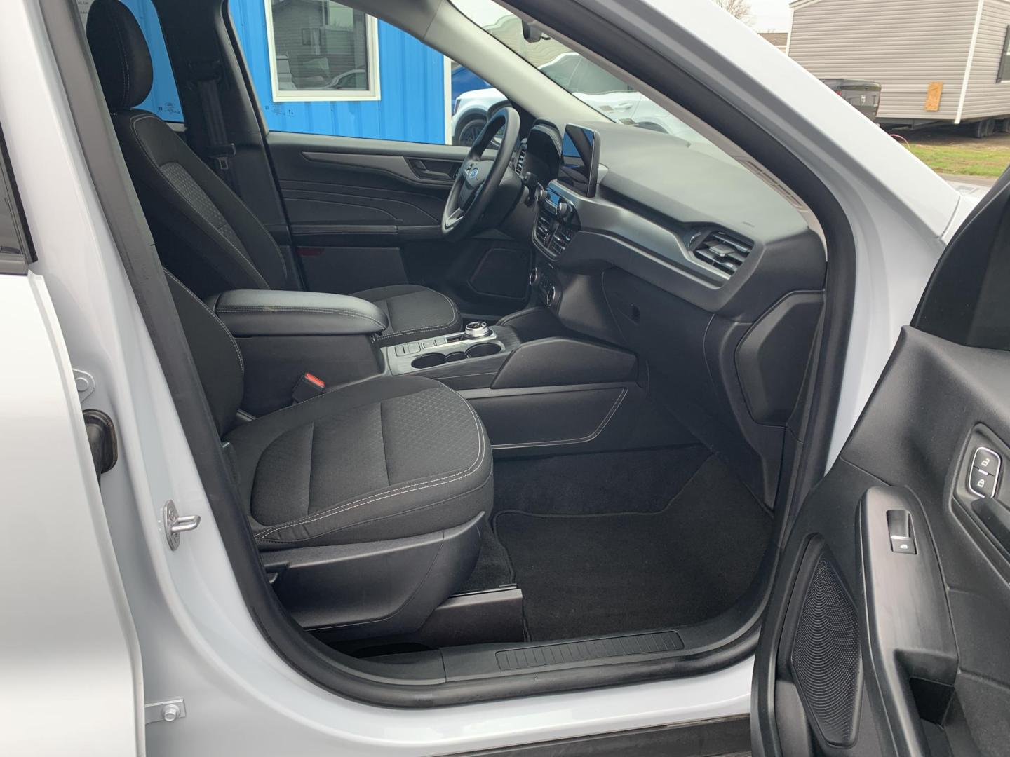 2025 WHITE /BLACK Ford Escape Active (1FMCU0GN4SU) with an 1.5L L3 engine, Automatic transmission, located at 506 S. Kingshighway, Cape Girardeau, MO, 63703, (573) 235-5000, 37.294991, -89.553635 - 2025 Ford Escape Active One Owner 28,xxx miles Power Windows/Locks/Mirrors Rear Window Defroster Bluetooth Power Outlet Steering Wheel Controls Tilt Steering Wheel Folding Rear Seat Cloth Seats Cruise Control Remote Keyless Entry Push-Button Engine Start Touch Screen Monitor We have - Photo#11