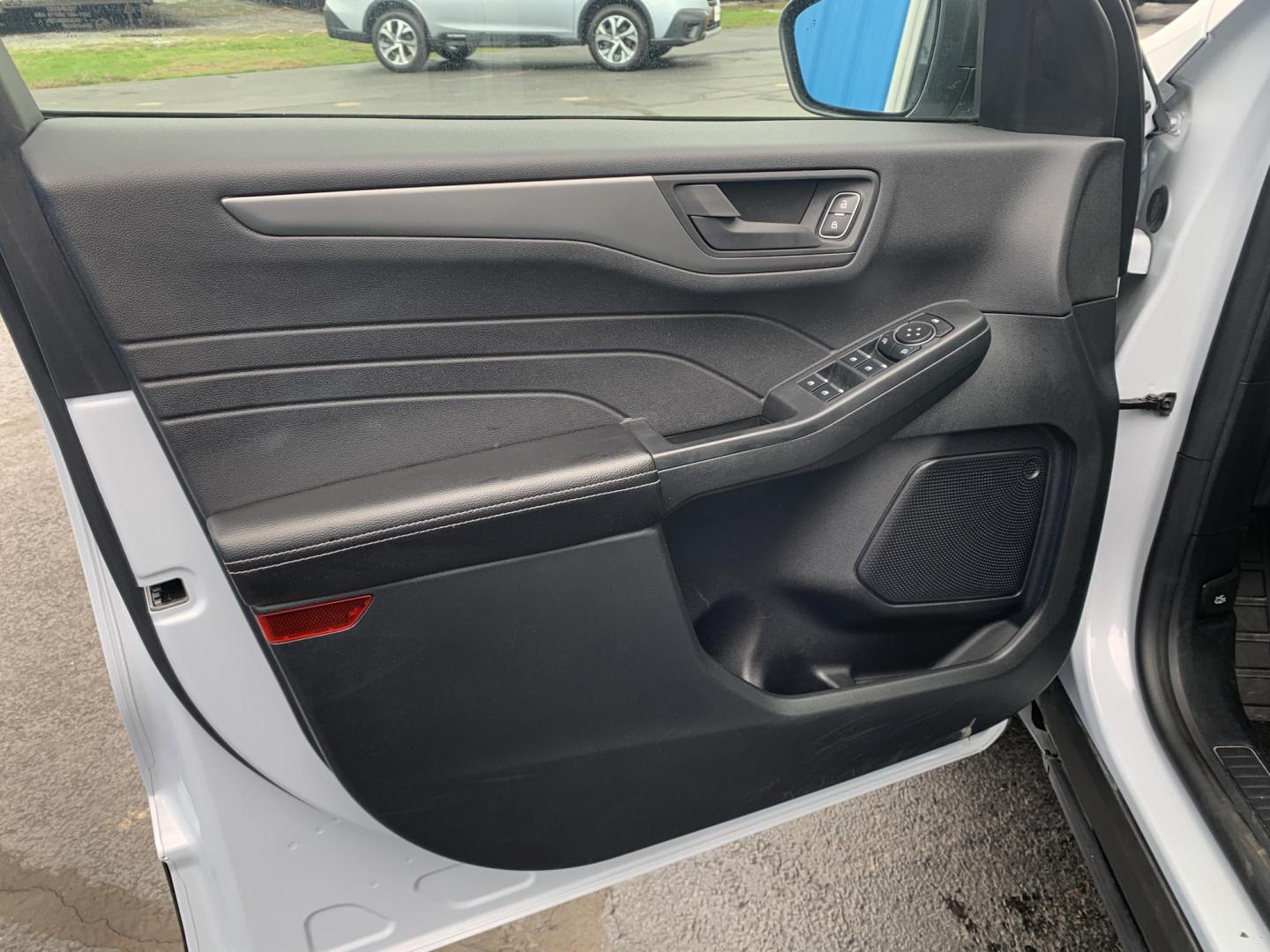 2025 WHITE /BLACK Ford Escape Active (1FMCU0GN4SU) with an 1.5L L3 engine, Automatic transmission, located at 506 S. Kingshighway, Cape Girardeau, MO, 63703, (573) 235-5000, 37.294991, -89.553635 - 2025 Ford Escape Active One Owner 28,xxx miles Power Windows/Locks/Mirrors Rear Window Defroster Bluetooth Power Outlet Steering Wheel Controls Tilt Steering Wheel Folding Rear Seat Cloth Seats Cruise Control Remote Keyless Entry Push-Button Engine Start Touch Screen Monitor We have - Photo#16