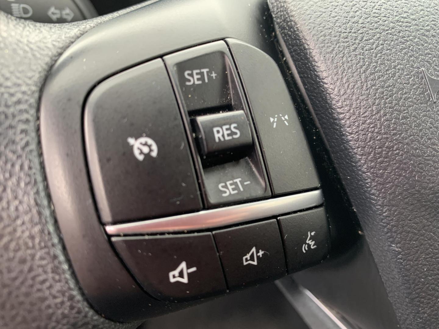 2025 WHITE /BLACK Ford Escape Active (1FMCU0GN4SU) with an 1.5L L3 engine, Automatic transmission, located at 506 S. Kingshighway, Cape Girardeau, MO, 63703, (573) 235-5000, 37.294991, -89.553635 - 2025 Ford Escape Active One Owner 28,xxx miles Power Windows/Locks/Mirrors Rear Window Defroster Bluetooth Power Outlet Steering Wheel Controls Tilt Steering Wheel Folding Rear Seat Cloth Seats Cruise Control Remote Keyless Entry Push-Button Engine Start Touch Screen Monitor We have - Photo#20