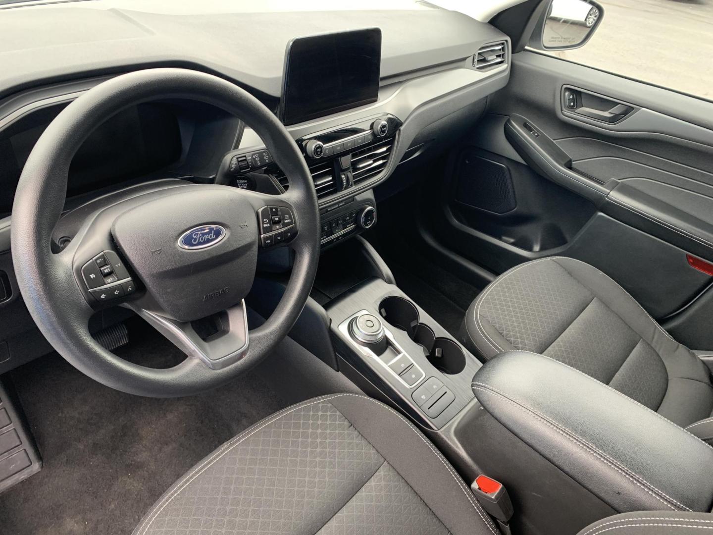 2025 WHITE /BLACK Ford Escape Active (1FMCU0GN4SU) with an 1.5L L3 engine, Automatic transmission, located at 506 S. Kingshighway, Cape Girardeau, MO, 63703, (573) 235-5000, 37.294991, -89.553635 - 2025 Ford Escape Active One Owner 28,xxx miles Power Windows/Locks/Mirrors Rear Window Defroster Bluetooth Power Outlet Steering Wheel Controls Tilt Steering Wheel Folding Rear Seat Cloth Seats Cruise Control Remote Keyless Entry Push-Button Engine Start Touch Screen Monitor We have - Photo#22