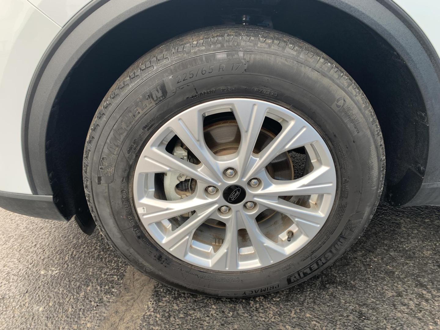 2025 WHITE /BLACK Ford Escape Active (1FMCU0GN4SU) with an 1.5L L3 engine, Automatic transmission, located at 506 S. Kingshighway, Cape Girardeau, MO, 63703, (573) 235-5000, 37.294991, -89.553635 - 2025 Ford Escape Active One Owner 28,xxx miles Power Windows/Locks/Mirrors Rear Window Defroster Bluetooth Power Outlet Steering Wheel Controls Tilt Steering Wheel Folding Rear Seat Cloth Seats Cruise Control Remote Keyless Entry Push-Button Engine Start Touch Screen Monitor We have - Photo#30