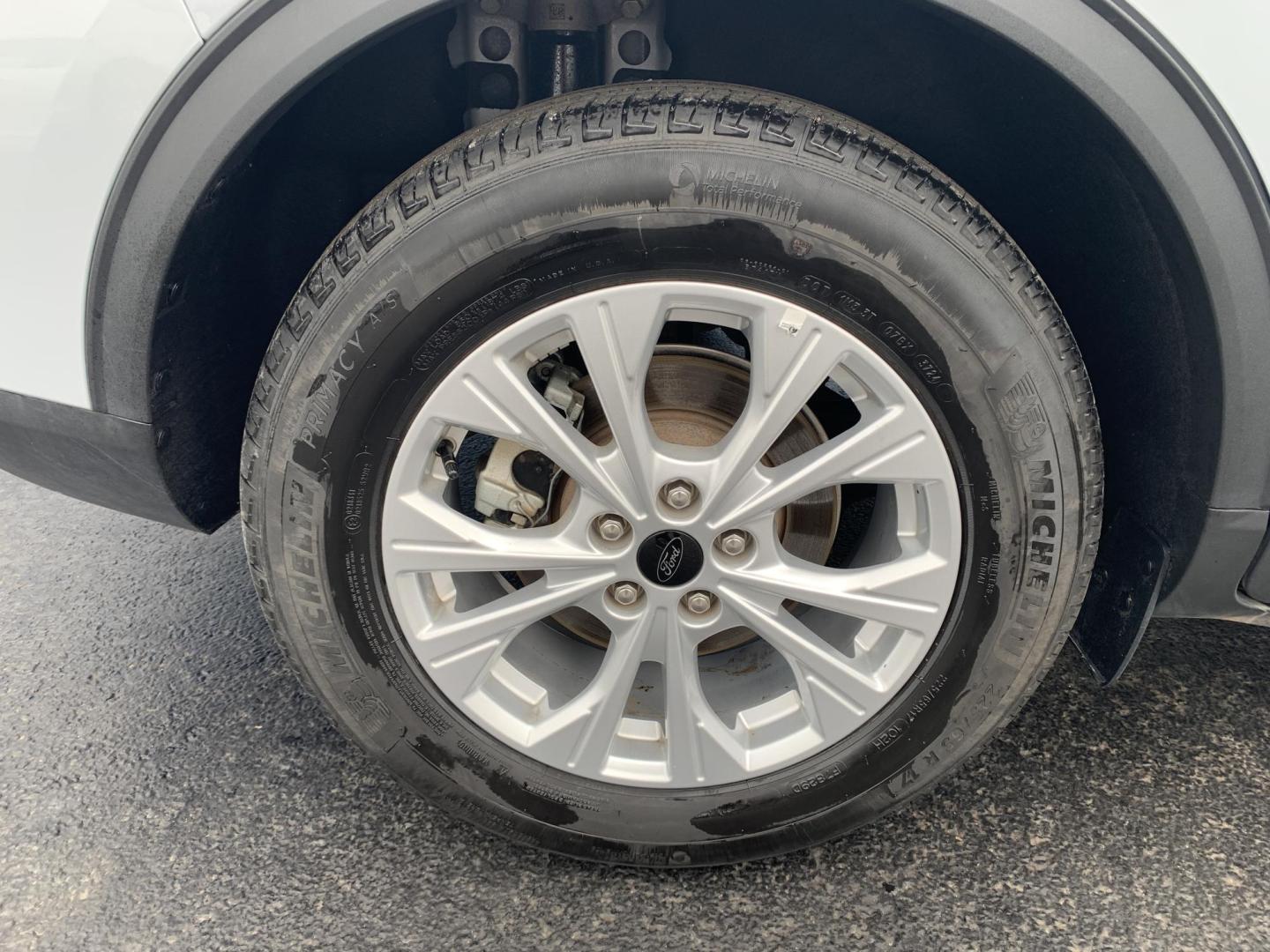 2025 WHITE /BLACK Ford Escape Active (1FMCU0GN4SU) with an 1.5L L3 engine, Automatic transmission, located at 506 S. Kingshighway, Cape Girardeau, MO, 63703, (573) 235-5000, 37.294991, -89.553635 - 2025 Ford Escape Active One Owner 28,xxx miles Power Windows/Locks/Mirrors Rear Window Defroster Bluetooth Power Outlet Steering Wheel Controls Tilt Steering Wheel Folding Rear Seat Cloth Seats Cruise Control Remote Keyless Entry Push-Button Engine Start Touch Screen Monitor We have - Photo#32