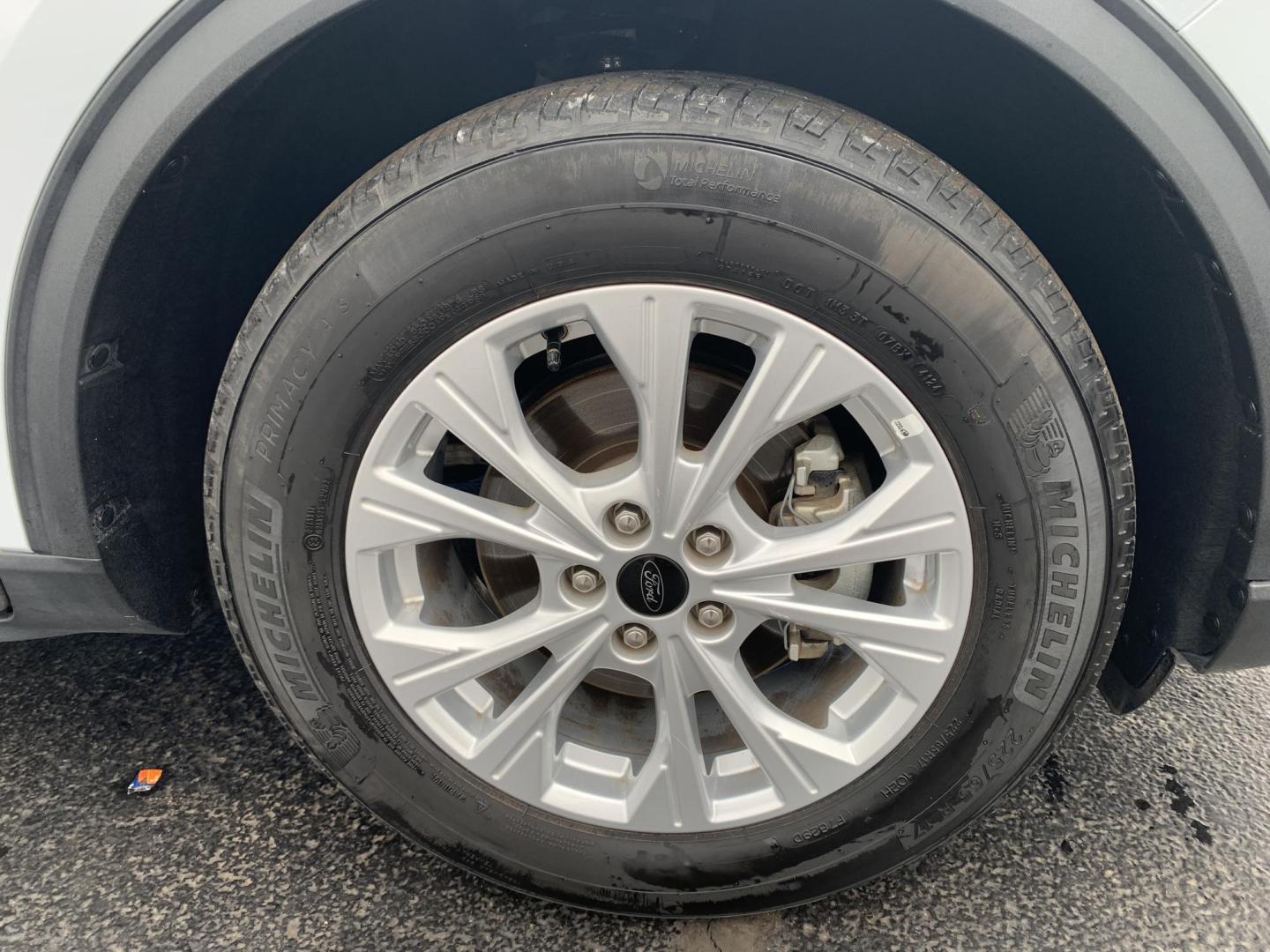 2025 WHITE /BLACK Ford Escape Active (1FMCU0GN4SU) with an 1.5L L3 engine, Automatic transmission, located at 506 S. Kingshighway, Cape Girardeau, MO, 63703, (573) 235-5000, 37.294991, -89.553635 - 2025 Ford Escape Active One Owner 28,xxx miles Power Windows/Locks/Mirrors Rear Window Defroster Bluetooth Power Outlet Steering Wheel Controls Tilt Steering Wheel Folding Rear Seat Cloth Seats Cruise Control Remote Keyless Entry Push-Button Engine Start Touch Screen Monitor We have - Photo#33