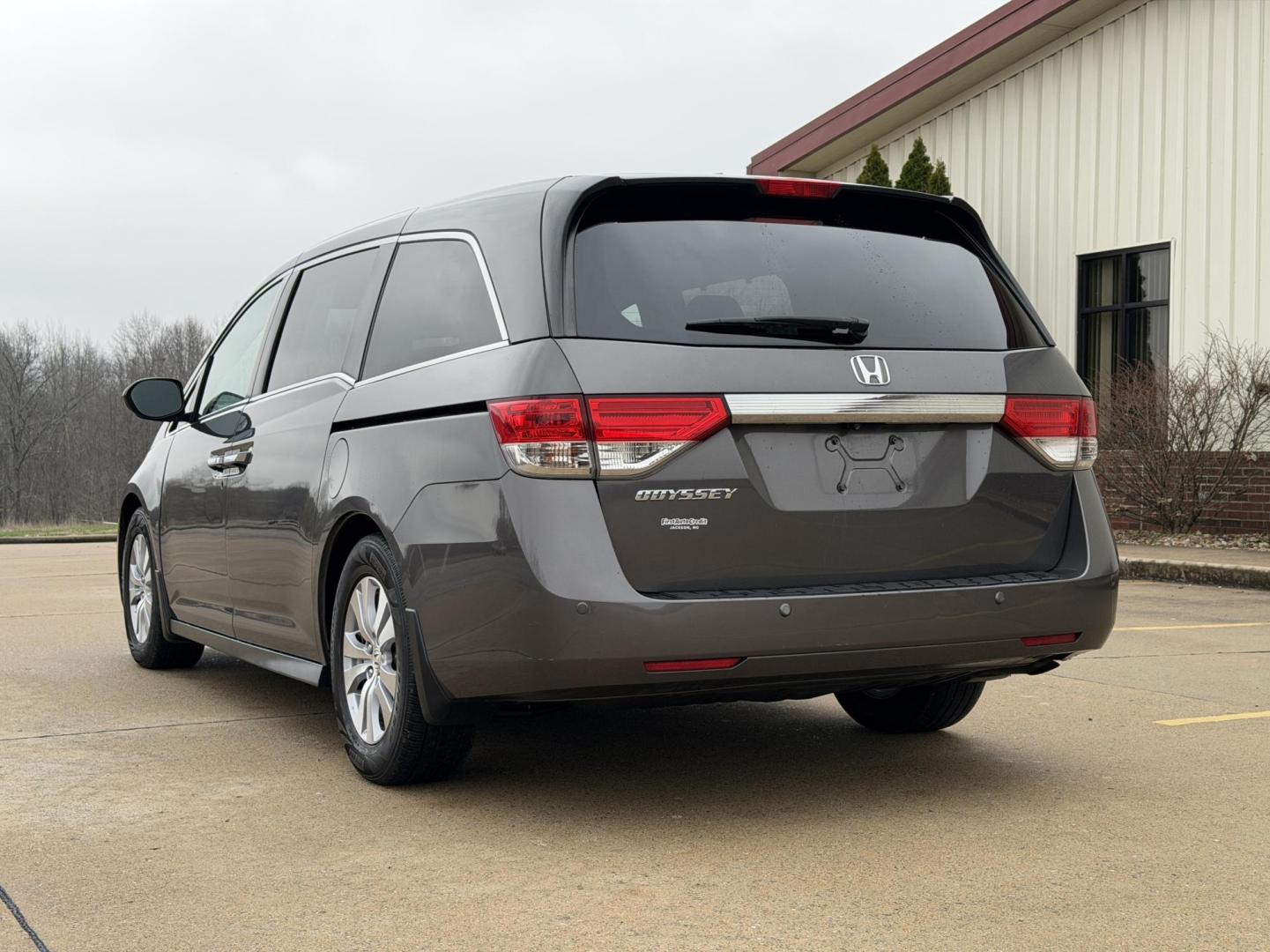 2015 GRAY /Gray Honda Odyssey EX-L (5FNRL5H63FB) with an 3.5L V6 engine, Automatic transmission, located at 2990 Old Orchard Rd., Jackson, MO, 63755, 37.354214, -89.612106 - 2015 Honda Odyssey EX-L 187xxx miles Front Wheel Drive 3.5L V6 Automatic Leather 3rd Row Rear Entertainment Power/Heated Seats Backup Camera Sunroof Bluetooth Cruise Power Windows/Locks/Mirrors We have financing available and we accept trades! Fill out a credit application on our websi - Photo#12