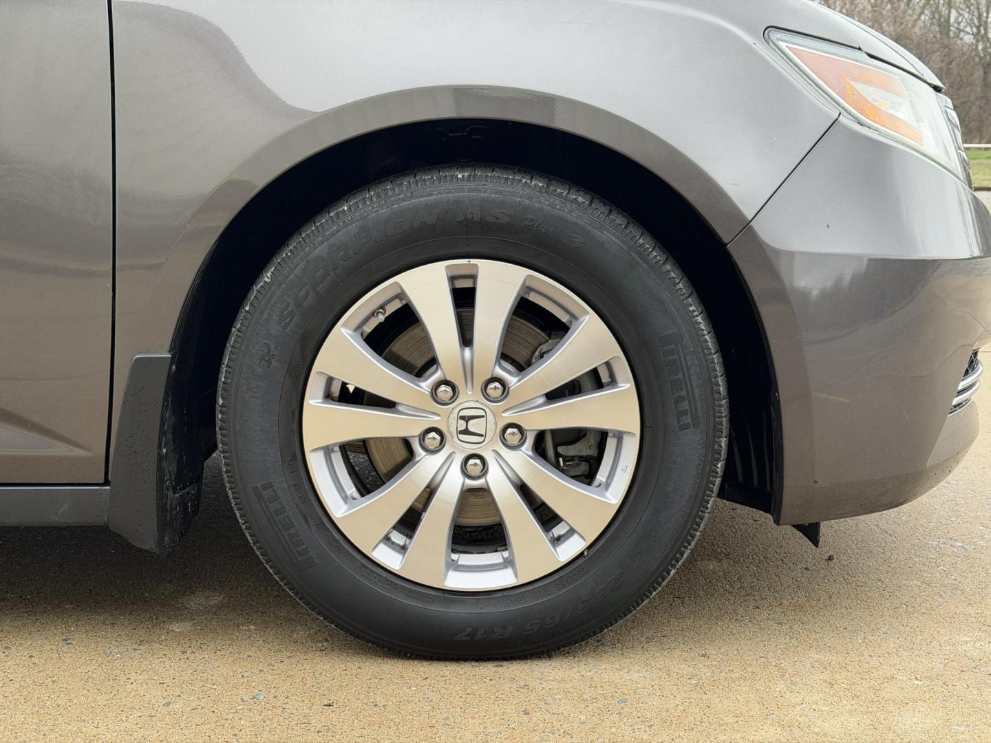 2015 GRAY /Gray Honda Odyssey EX-L (5FNRL5H63FB) with an 3.5L V6 engine, Automatic transmission, located at 2990 Old Orchard Rd., Jackson, MO, 63755, 37.354214, -89.612106 - 2015 Honda Odyssey EX-L 187xxx miles Front Wheel Drive 3.5L V6 Automatic Leather 3rd Row Rear Entertainment Power/Heated Seats Backup Camera Sunroof Bluetooth Cruise Power Windows/Locks/Mirrors We have financing available and we accept trades! Fill out a credit application on our websi - Photo#42