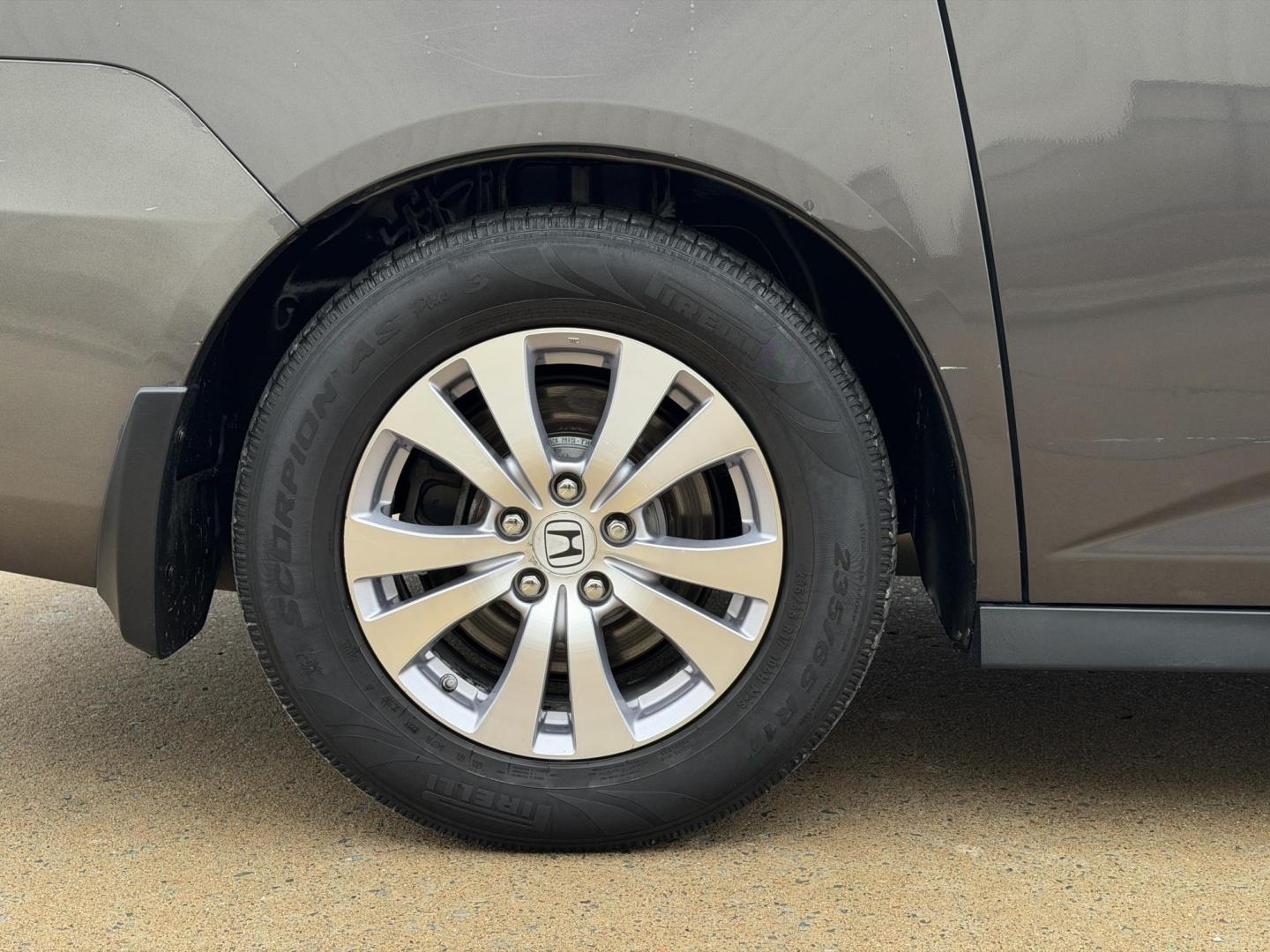 2015 GRAY /Gray Honda Odyssey EX-L (5FNRL5H63FB) with an 3.5L V6 engine, Automatic transmission, located at 2990 Old Orchard Rd., Jackson, MO, 63755, 37.354214, -89.612106 - 2015 Honda Odyssey EX-L 187xxx miles Front Wheel Drive 3.5L V6 Automatic Leather 3rd Row Rear Entertainment Power/Heated Seats Backup Camera Sunroof Bluetooth Cruise Power Windows/Locks/Mirrors We have financing available and we accept trades! Fill out a credit application on our websi - Photo#41