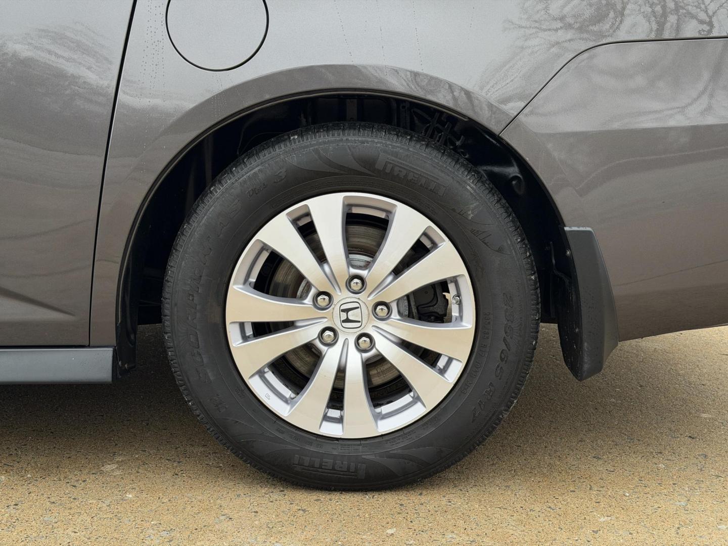 2015 GRAY /Gray Honda Odyssey EX-L (5FNRL5H63FB) with an 3.5L V6 engine, Automatic transmission, located at 2990 Old Orchard Rd., Jackson, MO, 63755, 37.354214, -89.612106 - 2015 Honda Odyssey EX-L 187xxx miles Front Wheel Drive 3.5L V6 Automatic Leather 3rd Row Rear Entertainment Power/Heated Seats Backup Camera Sunroof Bluetooth Cruise Power Windows/Locks/Mirrors We have financing available and we accept trades! Fill out a credit application on our websi - Photo#40