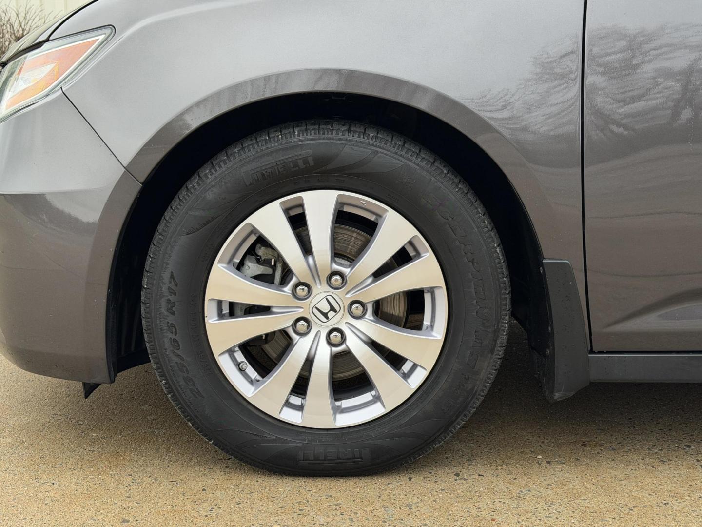 2015 GRAY /Gray Honda Odyssey EX-L (5FNRL5H63FB) with an 3.5L V6 engine, Automatic transmission, located at 2990 Old Orchard Rd., Jackson, MO, 63755, 37.354214, -89.612106 - 2015 Honda Odyssey EX-L 187xxx miles Front Wheel Drive 3.5L V6 Automatic Leather 3rd Row Rear Entertainment Power/Heated Seats Backup Camera Sunroof Bluetooth Cruise Power Windows/Locks/Mirrors We have financing available and we accept trades! Fill out a credit application on our websi - Photo#39