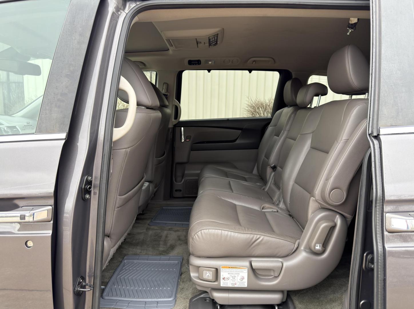 2015 GRAY /Gray Honda Odyssey EX-L (5FNRL5H63FB) with an 3.5L V6 engine, Automatic transmission, located at 2990 Old Orchard Rd., Jackson, MO, 63755, 37.354214, -89.612106 - 2015 Honda Odyssey EX-L 187xxx miles Front Wheel Drive 3.5L V6 Automatic Leather 3rd Row Rear Entertainment Power/Heated Seats Backup Camera Sunroof Bluetooth Cruise Power Windows/Locks/Mirrors We have financing available and we accept trades! Fill out a credit application on our websi - Photo#19