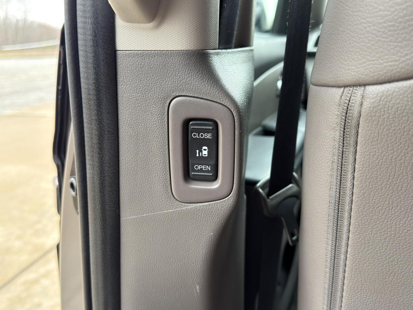 2015 GRAY /Gray Honda Odyssey EX-L (5FNRL5H63FB) with an 3.5L V6 engine, Automatic transmission, located at 2990 Old Orchard Rd., Jackson, MO, 63755, 37.354214, -89.612106 - 2015 Honda Odyssey EX-L 187xxx miles Front Wheel Drive 3.5L V6 Automatic Leather 3rd Row Rear Entertainment Power/Heated Seats Backup Camera Sunroof Bluetooth Cruise Power Windows/Locks/Mirrors We have financing available and we accept trades! Fill out a credit application on our websi - Photo#34