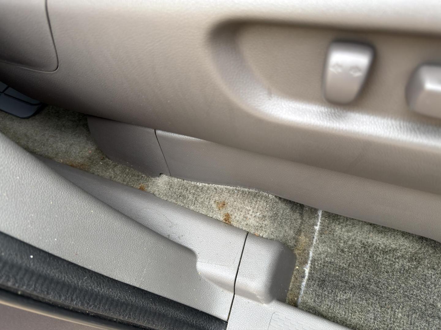 2015 GRAY /Gray Honda Odyssey EX-L (5FNRL5H63FB) with an 3.5L V6 engine, Automatic transmission, located at 2990 Old Orchard Rd., Jackson, MO, 63755, 37.354214, -89.612106 - 2015 Honda Odyssey EX-L 187xxx miles Front Wheel Drive 3.5L V6 Automatic Leather 3rd Row Rear Entertainment Power/Heated Seats Backup Camera Sunroof Bluetooth Cruise Power Windows/Locks/Mirrors We have financing available and we accept trades! Fill out a credit application on our websi - Photo#53