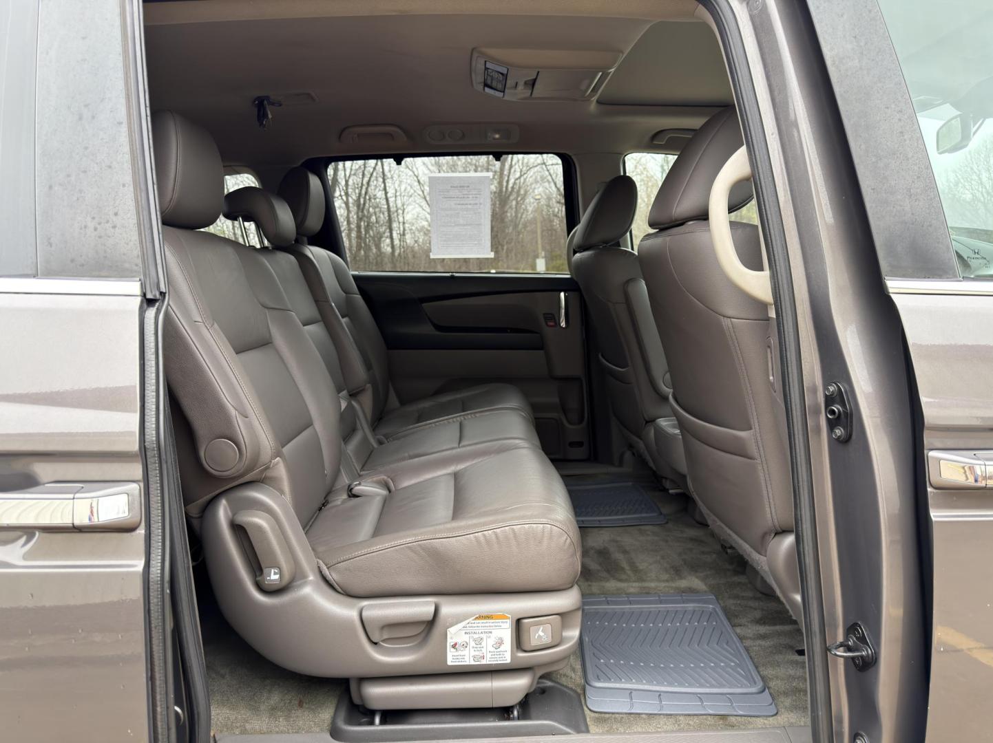 2015 GRAY /Gray Honda Odyssey EX-L (5FNRL5H63FB) with an 3.5L V6 engine, Automatic transmission, located at 2990 Old Orchard Rd., Jackson, MO, 63755, 37.354214, -89.612106 - 2015 Honda Odyssey EX-L 187xxx miles Front Wheel Drive 3.5L V6 Automatic Leather 3rd Row Rear Entertainment Power/Heated Seats Backup Camera Sunroof Bluetooth Cruise Power Windows/Locks/Mirrors We have financing available and we accept trades! Fill out a credit application on our websi - Photo#20