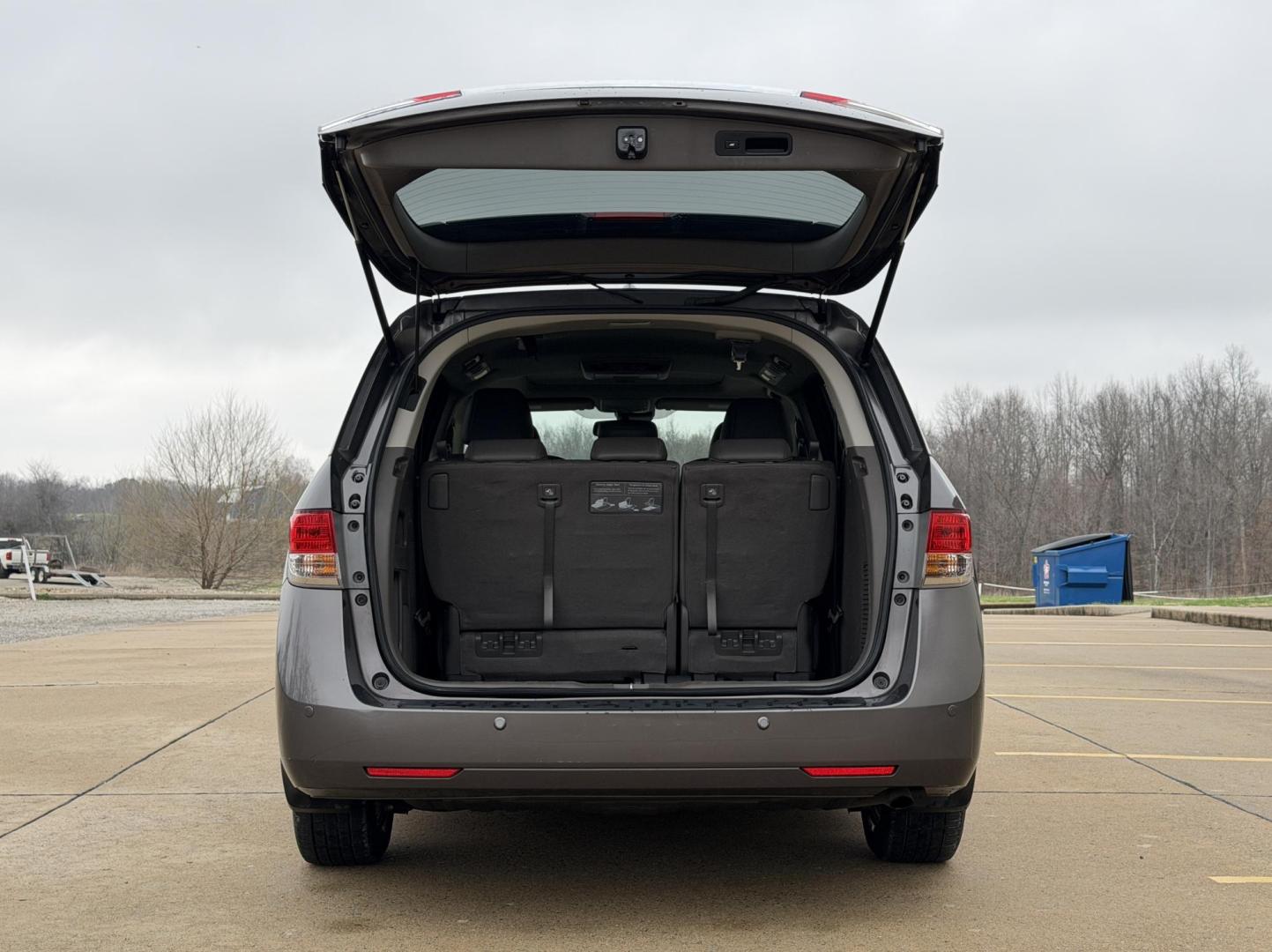 2015 GRAY /Gray Honda Odyssey EX-L (5FNRL5H63FB) with an 3.5L V6 engine, Automatic transmission, located at 2990 Old Orchard Rd., Jackson, MO, 63755, 37.354214, -89.612106 - 2015 Honda Odyssey EX-L 187xxx miles Front Wheel Drive 3.5L V6 Automatic Leather 3rd Row Rear Entertainment Power/Heated Seats Backup Camera Sunroof Bluetooth Cruise Power Windows/Locks/Mirrors We have financing available and we accept trades! Fill out a credit application on our websi - Photo#22