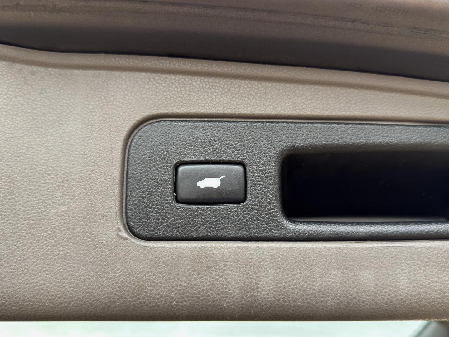 2015 GRAY /Gray Honda Odyssey EX-L (5FNRL5H63FB) with an 3.5L V6 engine, Automatic transmission, located at 2990 Old Orchard Rd., Jackson, MO, 63755, 37.354214, -89.612106 - 2015 Honda Odyssey EX-L 187xxx miles Front Wheel Drive 3.5L V6 Automatic Leather 3rd Row Rear Entertainment Power/Heated Seats Backup Camera Sunroof Bluetooth Cruise Power Windows/Locks/Mirrors We have financing available and we accept trades! Fill out a credit application on our websi - Photo#24