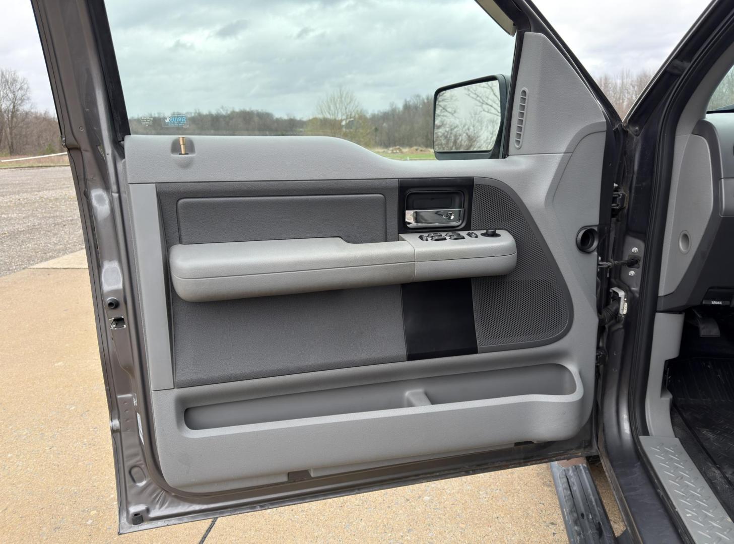 2008 GRAY /Gray Ford F-150 STX SuperCab 2WD (1FTRX12W78F) with an 4.6L V8 engine, Automatic transmission, located at 2990 Old Orchard Rd., Jackson, MO, 63755, 37.354214, -89.612106 - 2008 Ford F-150 STX 142xxx miles Rear Wheel Drive 4.6L V8 Automatic Cruise Power Windows/Locks/Mirrors We have financing available and we accept trades! Fill out a credit application on our website or come by today! If you have any questions, give us a call at (573) 204-7777 or visit our web - Photo#9