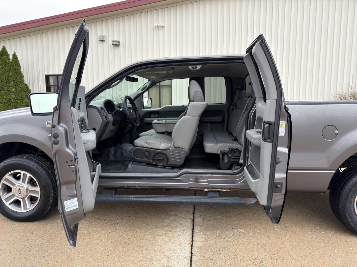 2008 GRAY /Gray Ford F-150 STX SuperCab 2WD (1FTRX12W78F) with an 4.6L V8 engine, Automatic transmission, located at 2990 Old Orchard Rd., Jackson, MO, 63755, 37.354214, -89.612106 - 2008 Ford F-150 STX 142xxx miles Rear Wheel Drive 4.6L V8 Automatic Cruise Power Windows/Locks/Mirrors We have financing available and we accept trades! Fill out a credit application on our website or come by today! If you have any questions, give us a call at (573) 204-7777 or visit our web - Photo#14