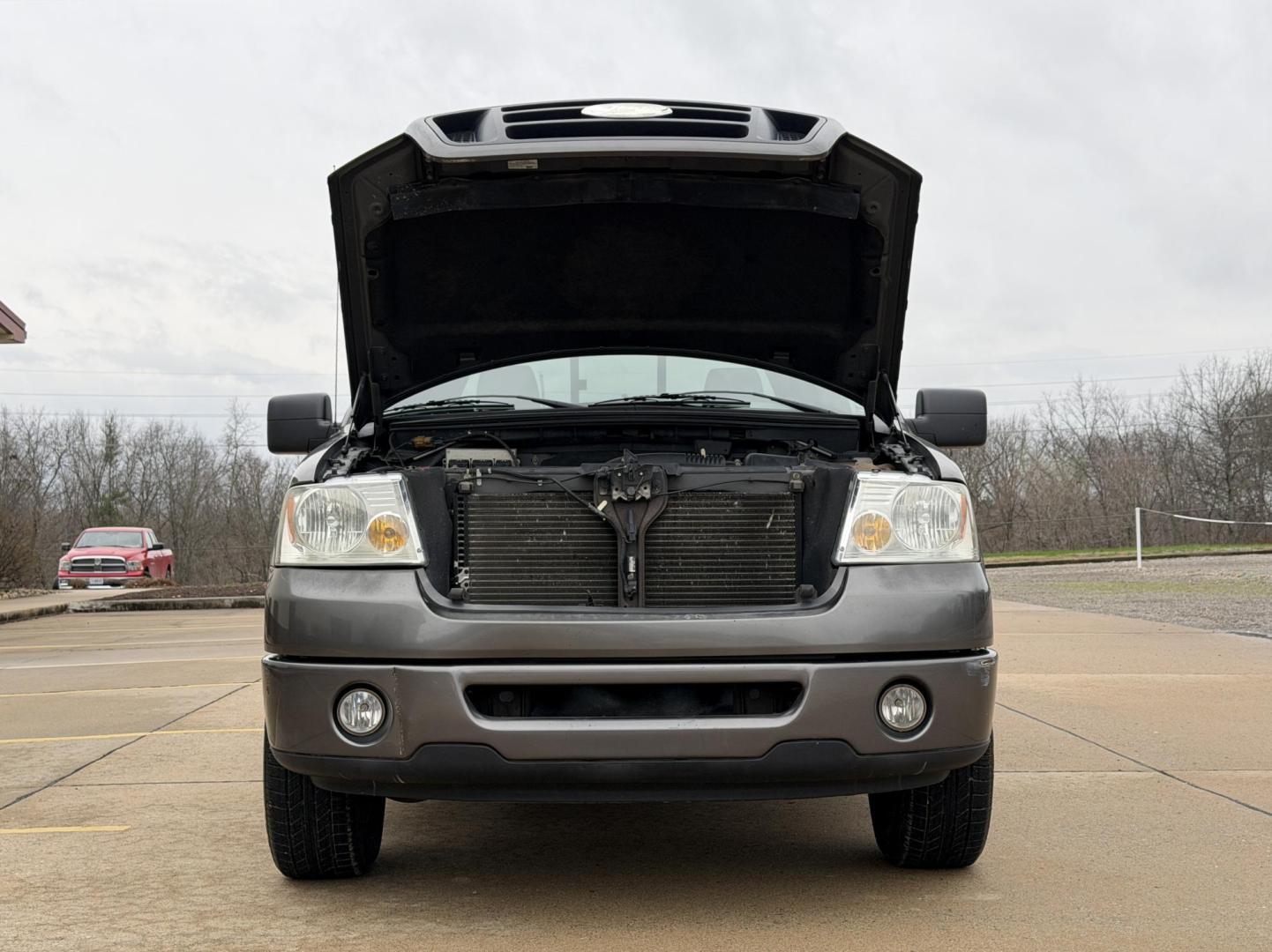 2008 GRAY /Gray Ford F-150 STX SuperCab 2WD (1FTRX12W78F) with an 4.6L V8 engine, Automatic transmission, located at 2990 Old Orchard Rd., Jackson, MO, 63755, 37.354214, -89.612106 - 2008 Ford F-150 STX 142xxx miles Rear Wheel Drive 4.6L V8 Automatic Cruise Power Windows/Locks/Mirrors We have financing available and we accept trades! Fill out a credit application on our website or come by today! If you have any questions, give us a call at (573) 204-7777 or visit our web - Photo#27