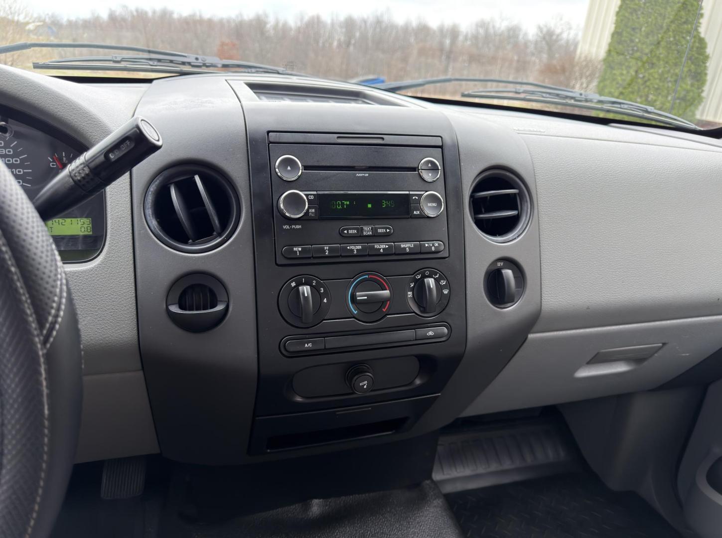 2008 GRAY /Gray Ford F-150 STX SuperCab 2WD (1FTRX12W78F) with an 4.6L V8 engine, Automatic transmission, located at 2990 Old Orchard Rd., Jackson, MO, 63755, 37.354214, -89.612106 - 2008 Ford F-150 STX 142xxx miles Rear Wheel Drive 4.6L V8 Automatic Cruise Power Windows/Locks/Mirrors We have financing available and we accept trades! Fill out a credit application on our website or come by today! If you have any questions, give us a call at (573) 204-7777 or visit our web - Photo#22